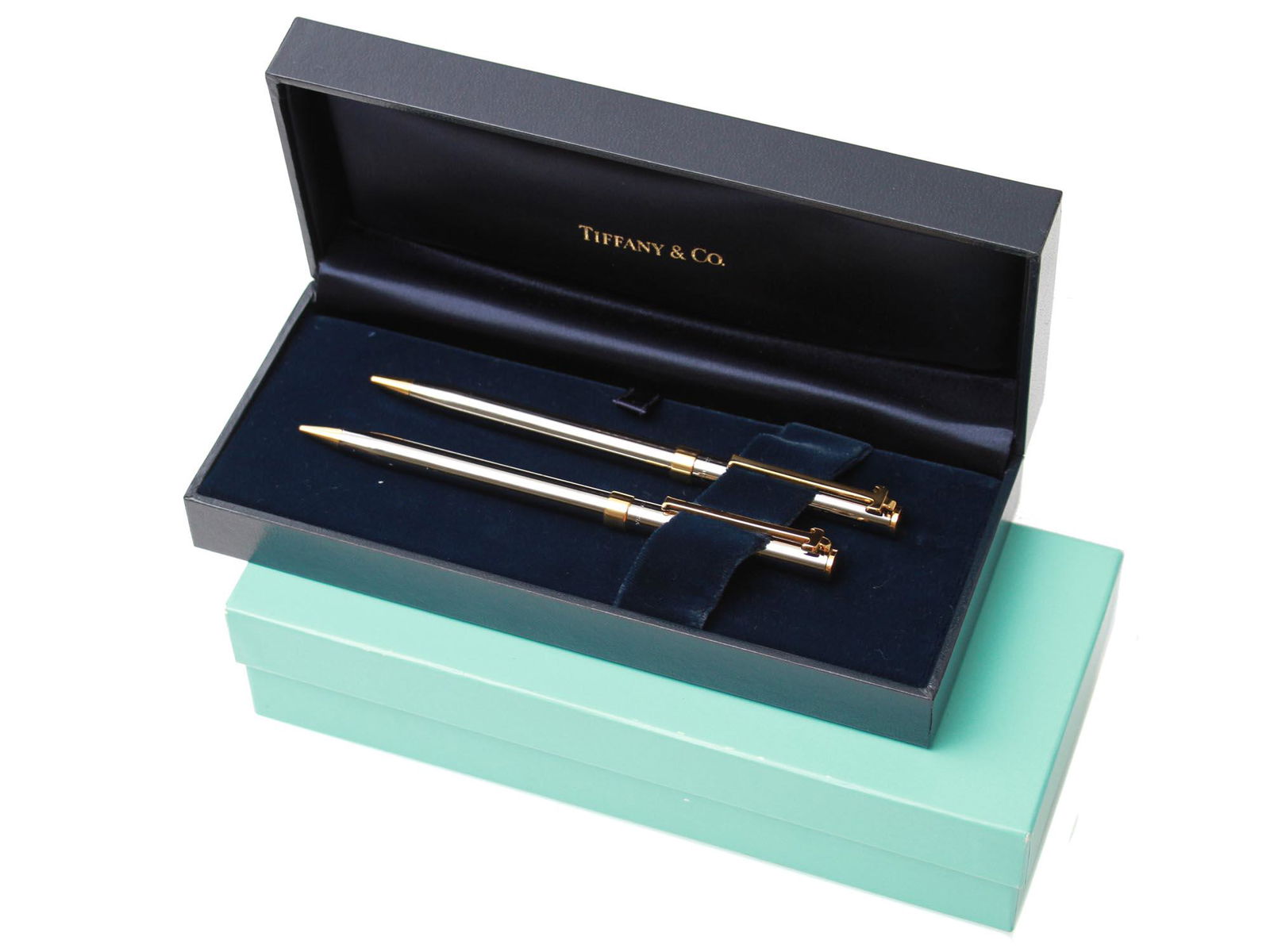 A VINTAGE TIFFANY AND CO SET OF PEN AND PENCIL (1 of 11)