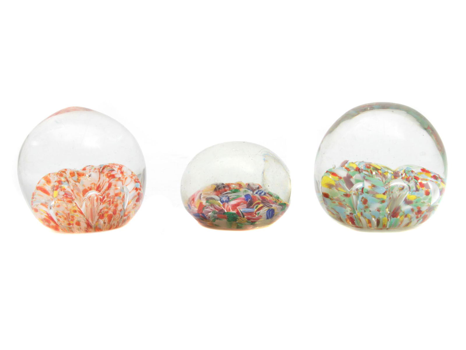 A SET OF THREE VINTAGE PAPERWEIGHTS (1 of 2)