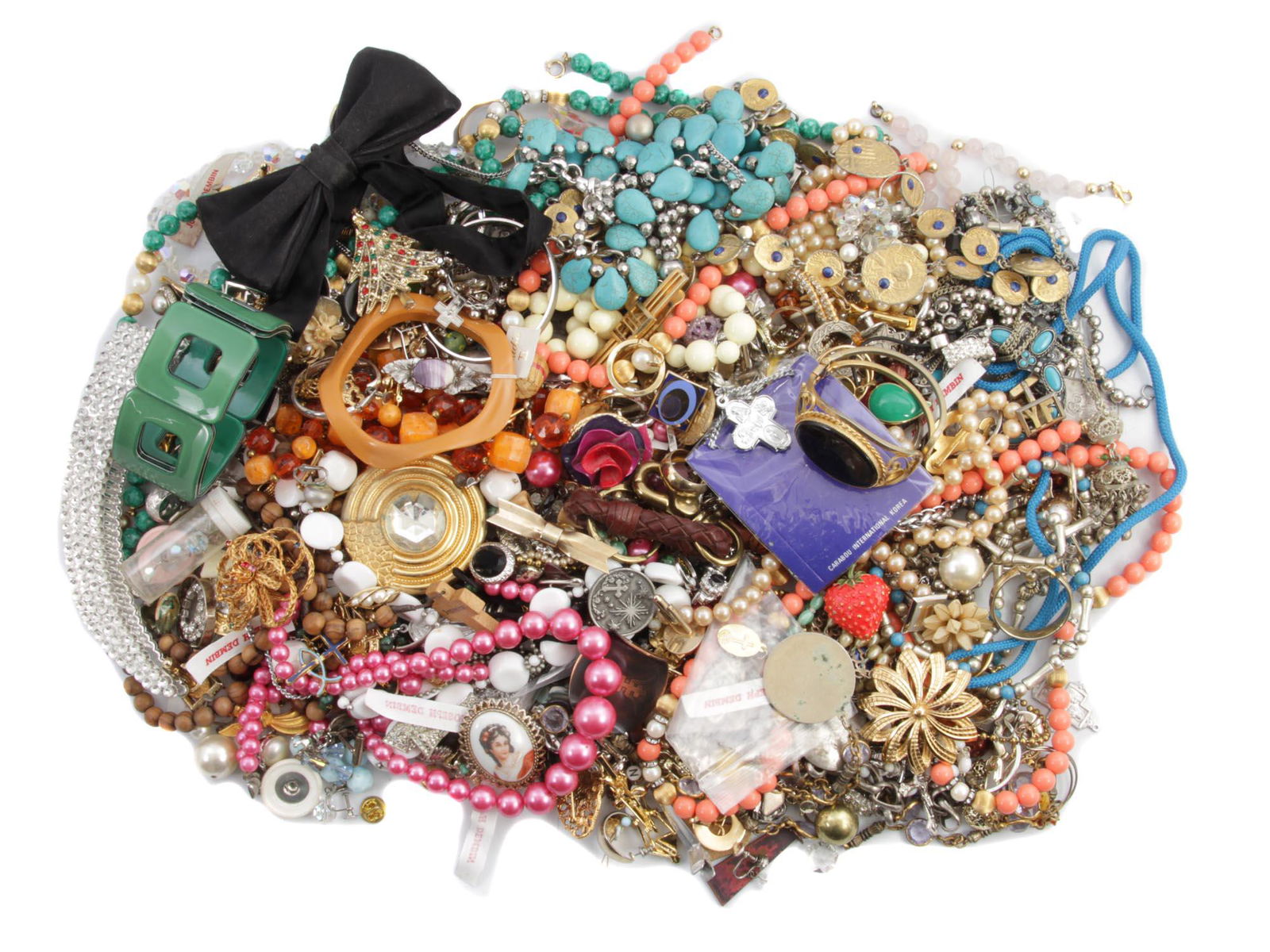 A LARGE LOT OF VINTAGE CUSTOM JEWELRY ITEMS (1 of 5)