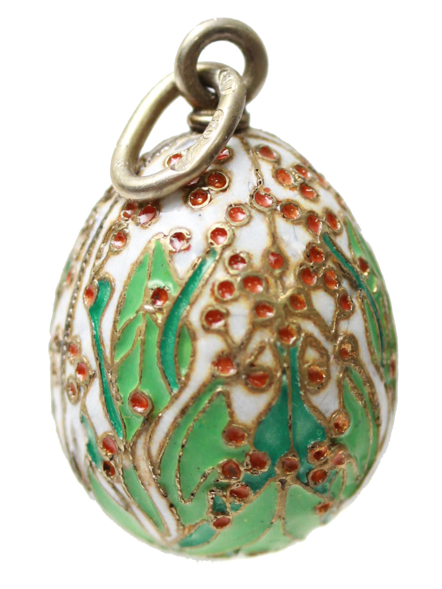 A RUSSIAN GILT SILVER AND ENAMEL EGG PENDANT (1 of 7)