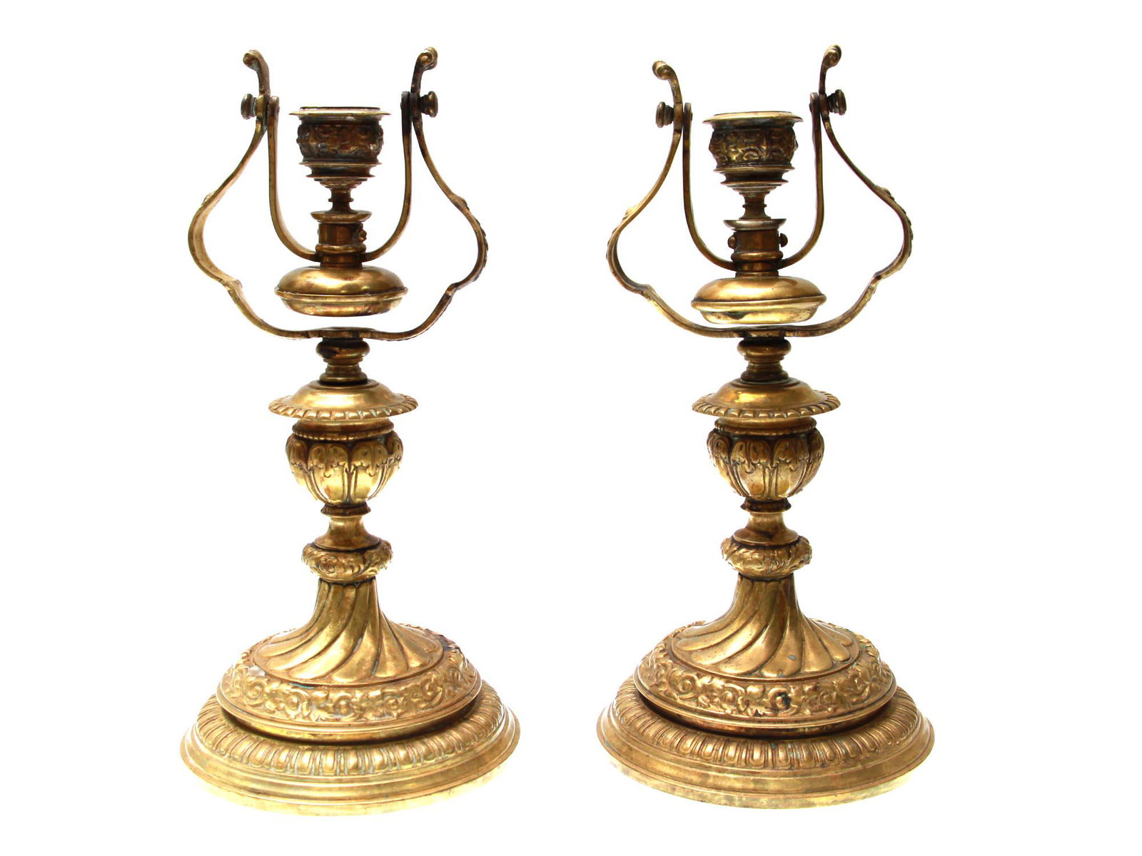 AN ANTIQUE BRASS NAUTICAL SHIP CANDLESTICKS (1 of 4)