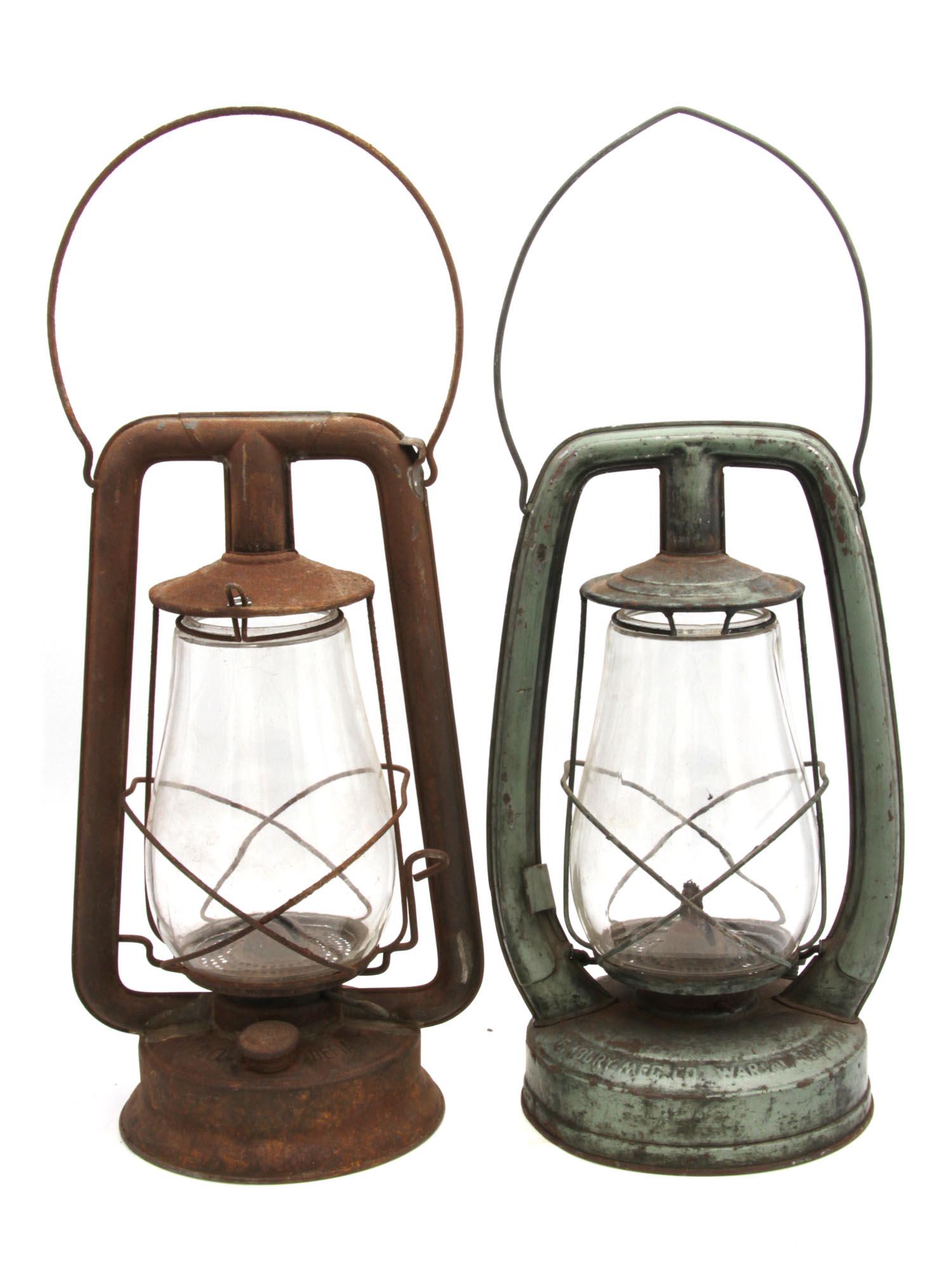 A LOT OF TWO VINTAGE LANTERNS LAMPS (1 of 5)