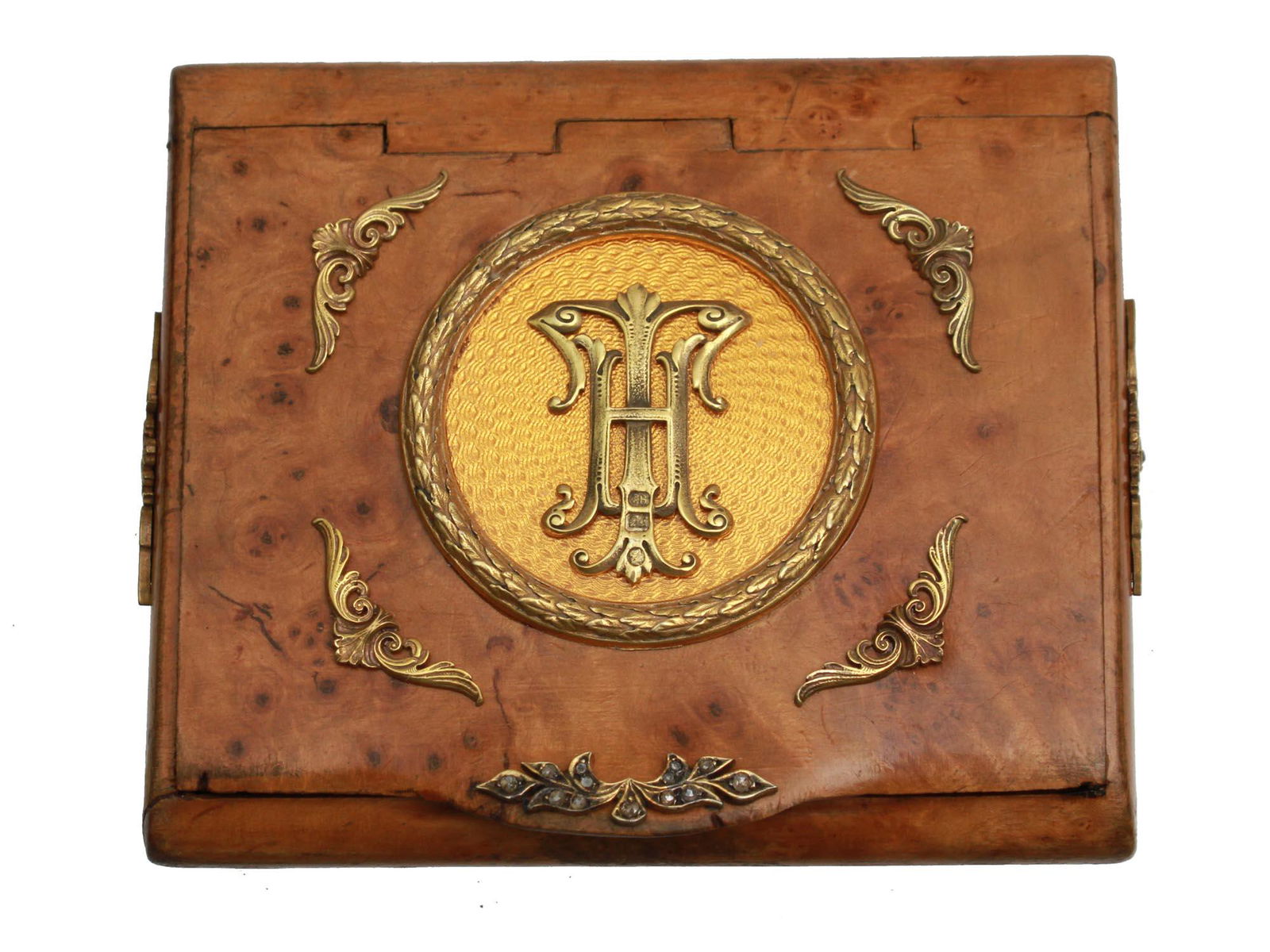 A RUSSIAN BIRCH WOOD & SILVER CIGAR CASE (1 of 8)