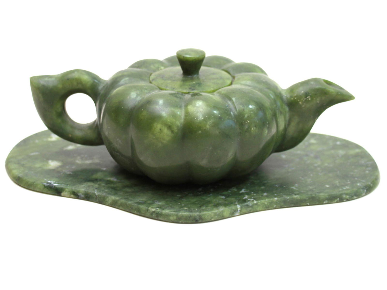 A VINTAGE CHINESE CARVED JADE TEAPOT AND TRAY (1 of 8)