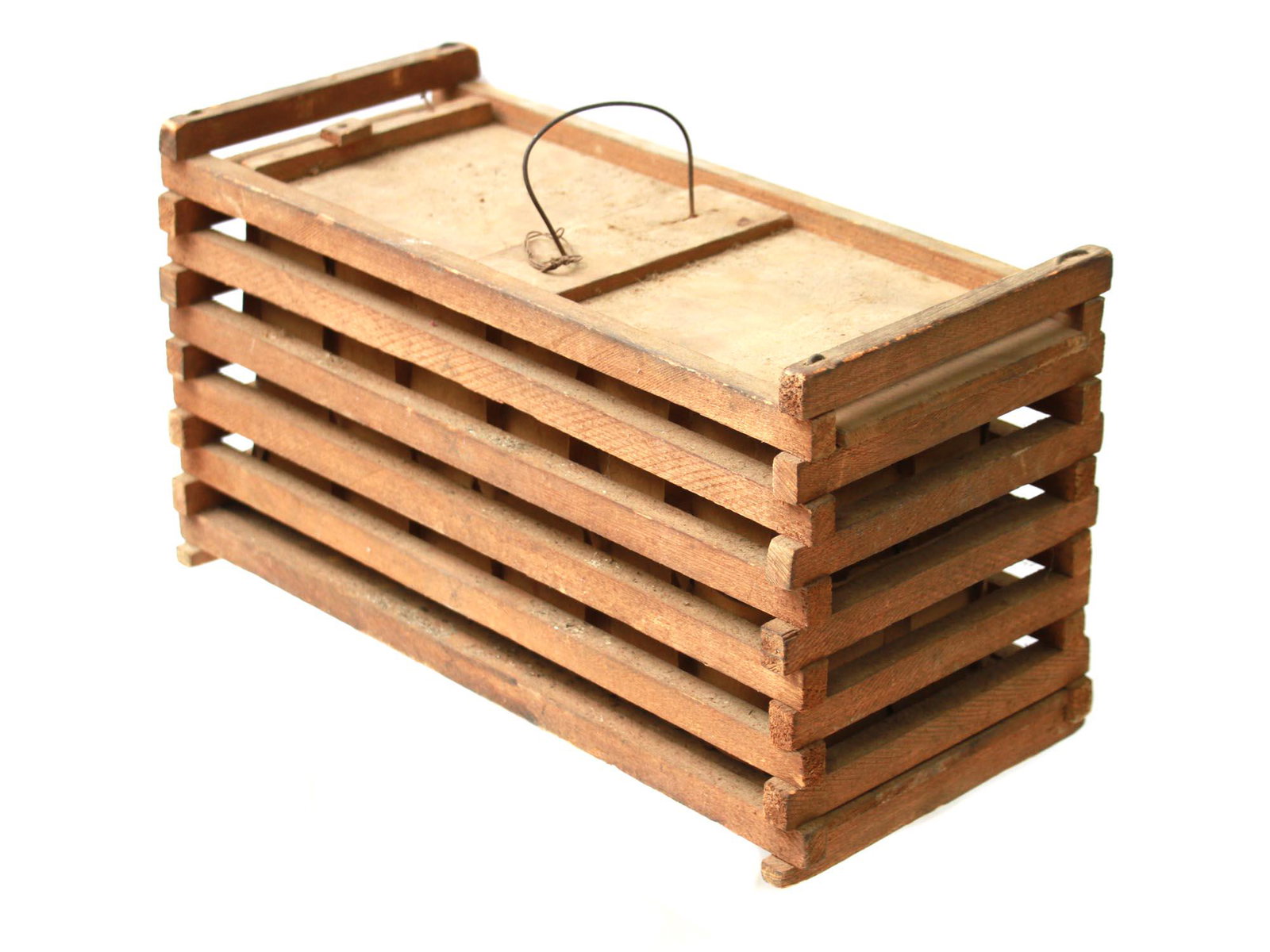 A VINTAGE FARMHOUSE WOODEN EGG CRATE (1 of 9)