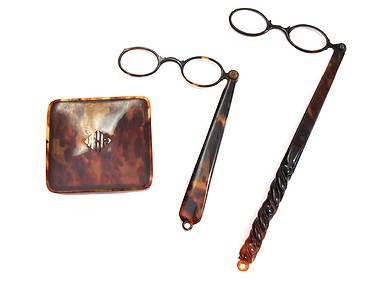 A LOT OF TWO ANTIQUE LORGNETTES WITH A BOX 19TH C (1 of 7)