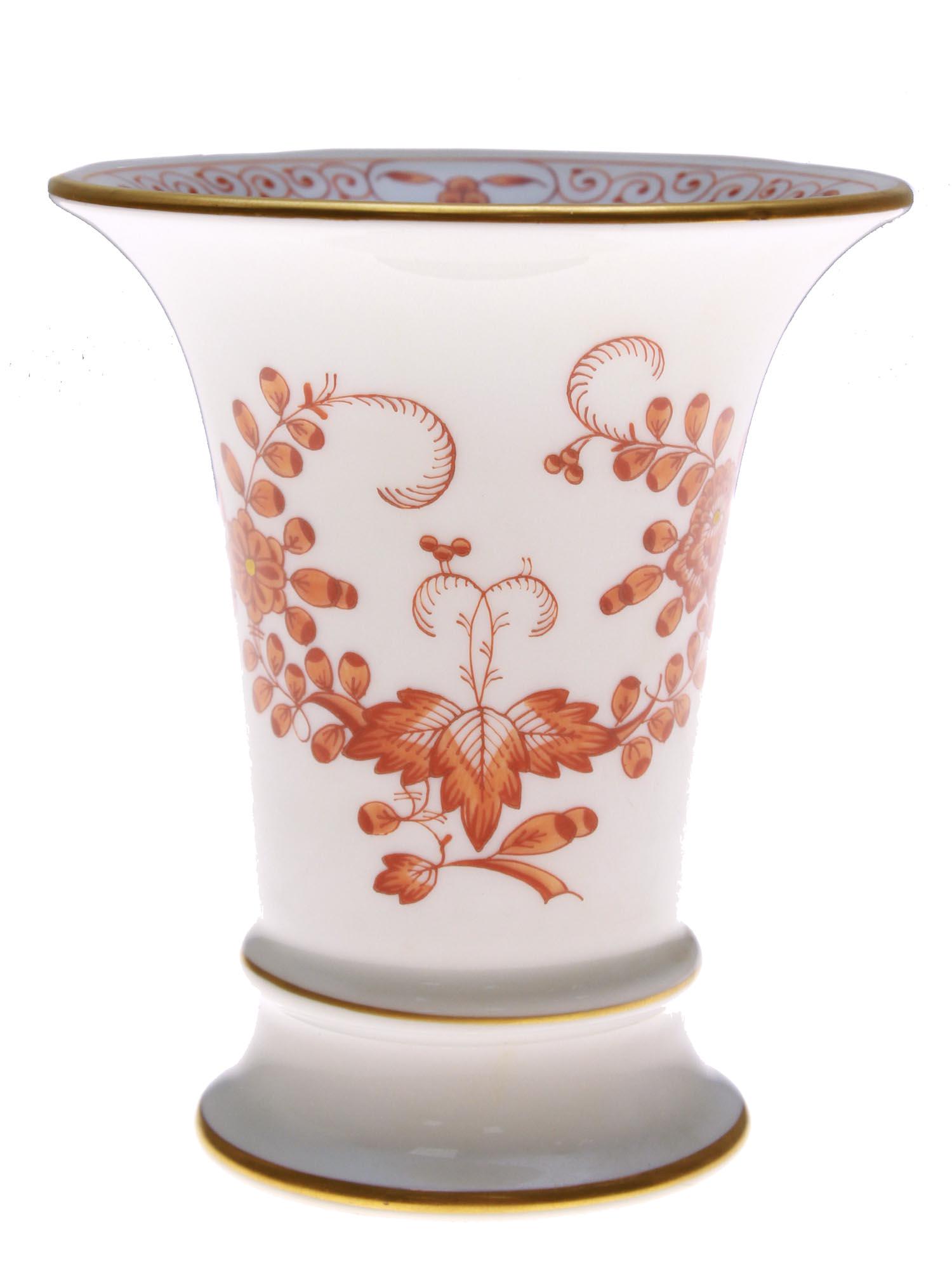 AN ANTIQUE GERMAN MEISSEN PORCELAIN FLOWER VASE (1 of 4)
