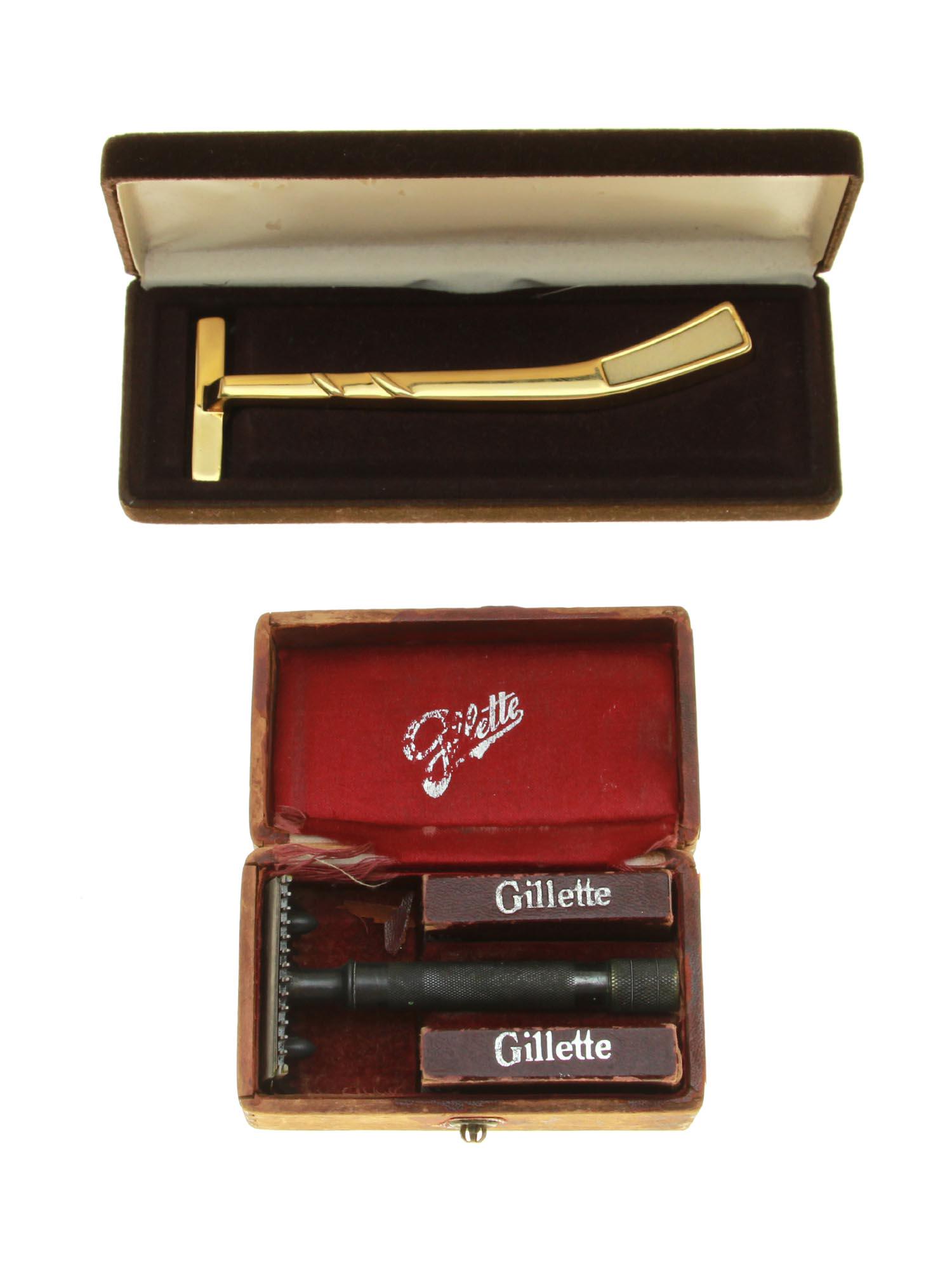 A LOT OF 2 VINTAGE RAZORS WITH BLADES (1 of 6)