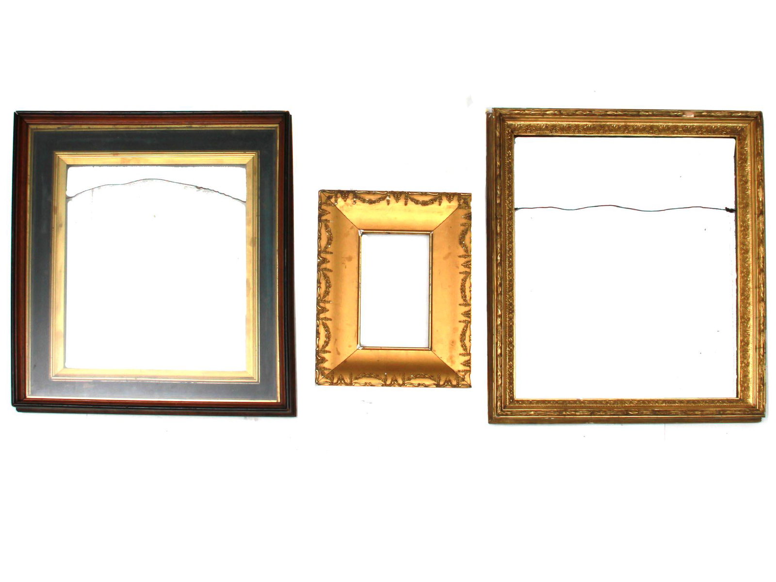 LOT OF THREE VINTAGE WOODEN FRAME VARIOUS DESIGN (1 of 8)