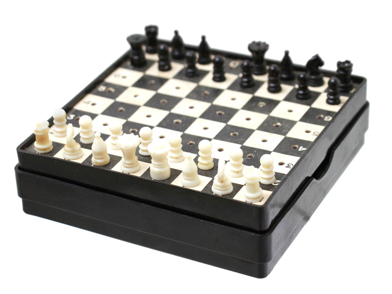 1957 WORLD YOUTH FESTIVAL PRESENTATION TRAVELLING CHESS (1 of 7)