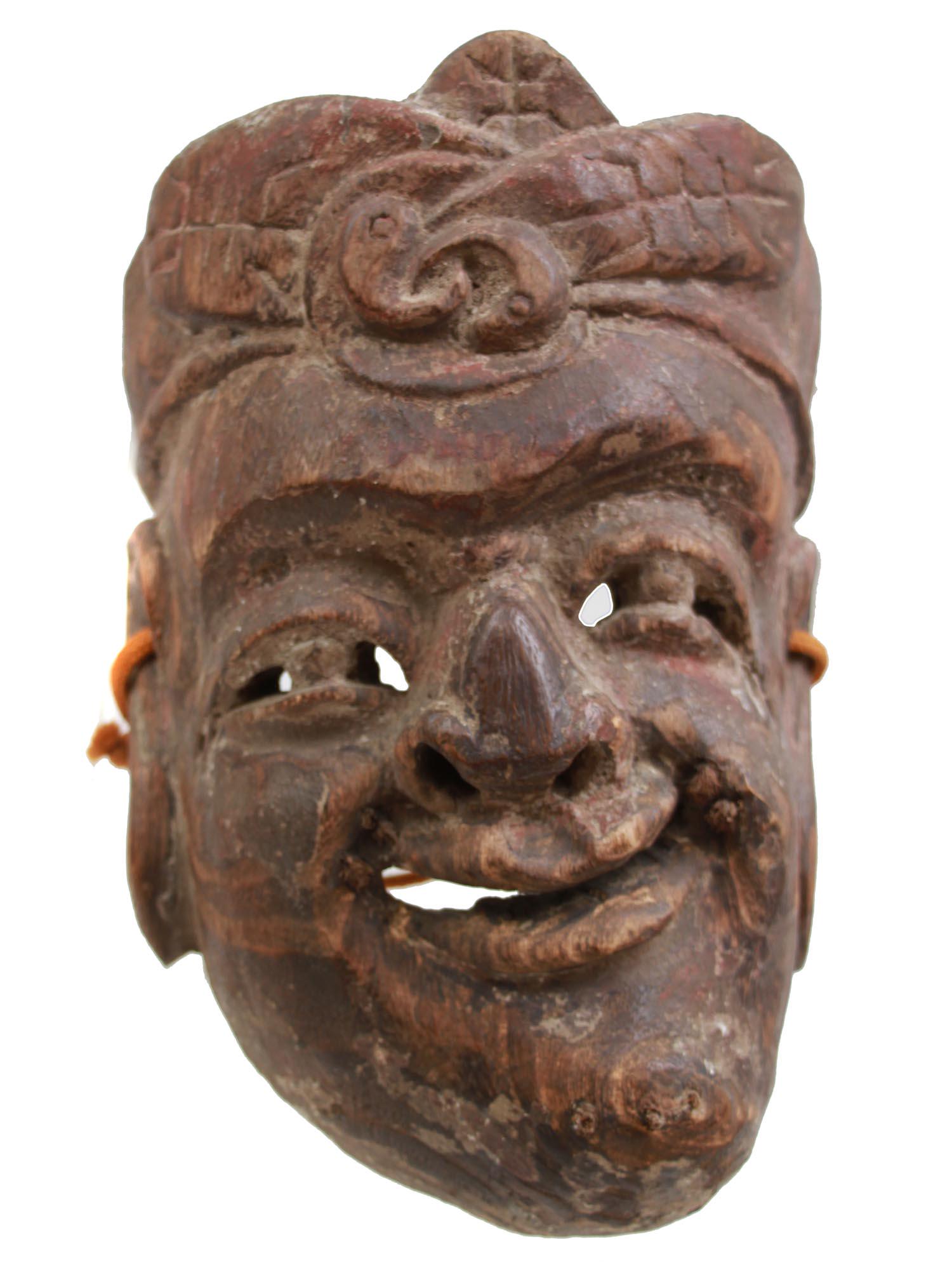 AN ANTIQUE WOODEN JAPANESE MASK (1 of 8)