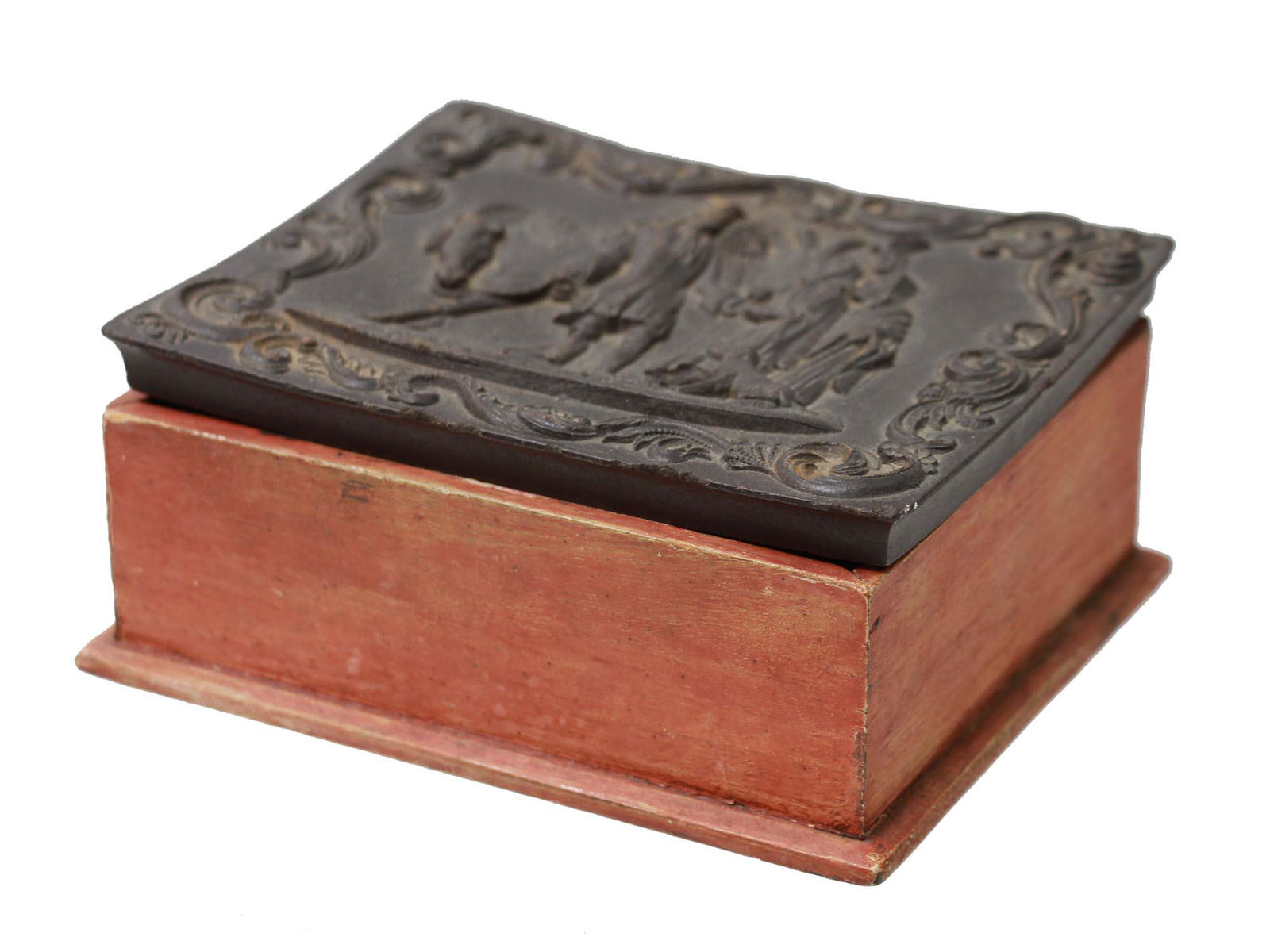 ANTIQUE RUSSIAN CARVED WOODEN BOX (1 of 6)