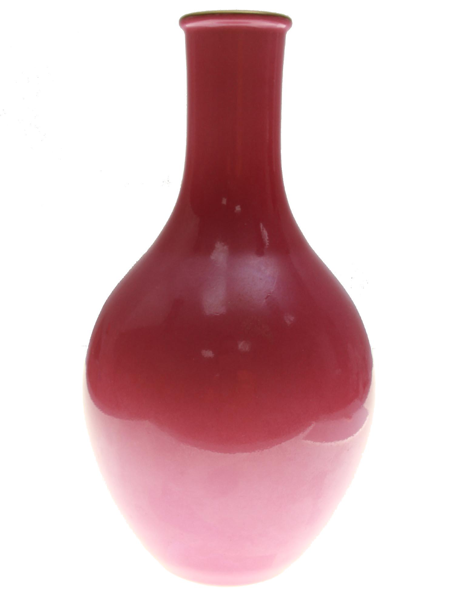 AN ANTIQUE CHINESE PORCELAIN VASE, 18TH CEN. (1 of 4)