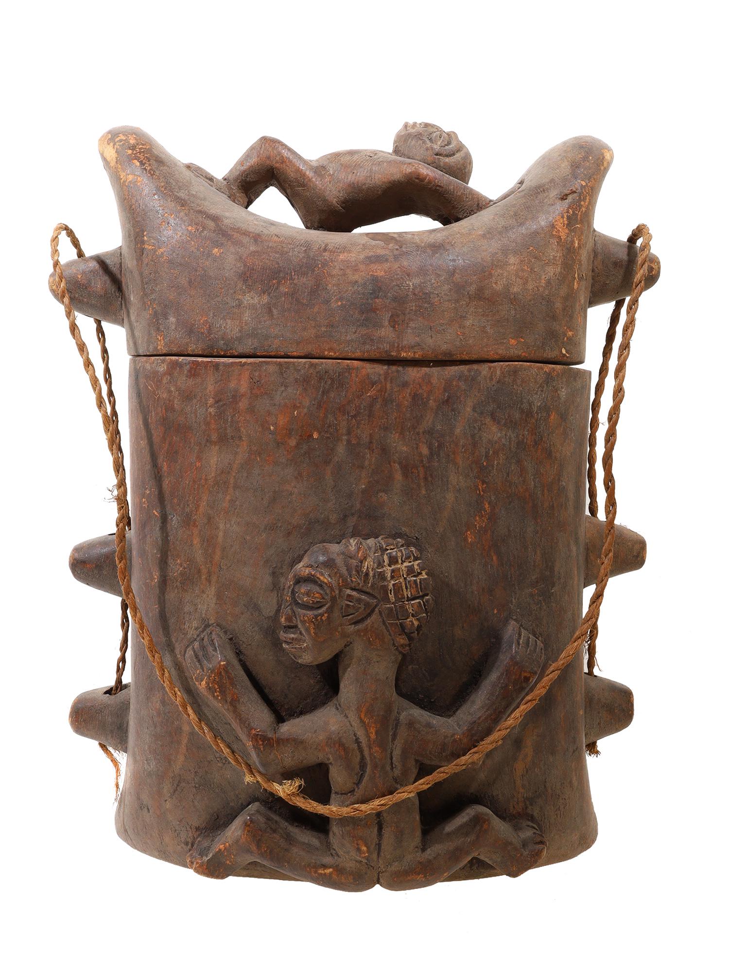 AN OLD AFRICAN WOODEN SADDLE BAG (1 of 3)