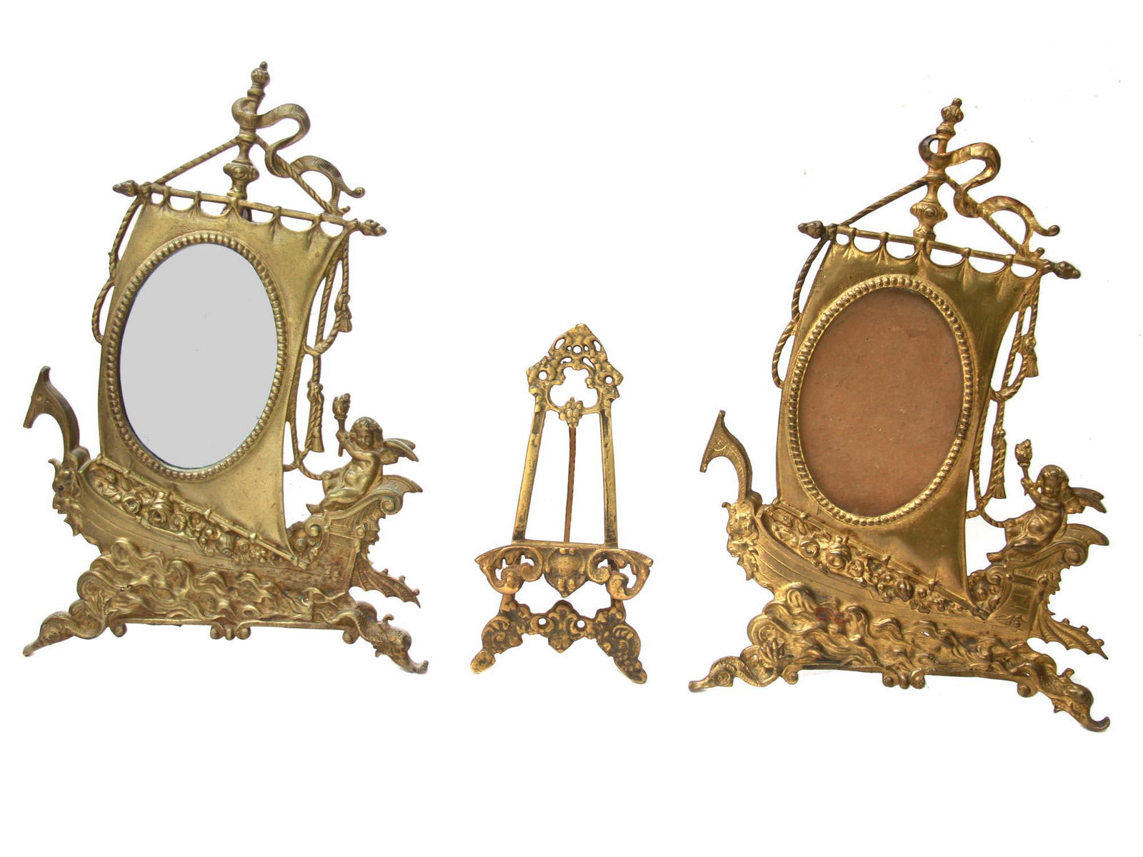 A LOT OF THREE ANTIQUE VICTORIAN PICTURE STANDS (1 of 5)