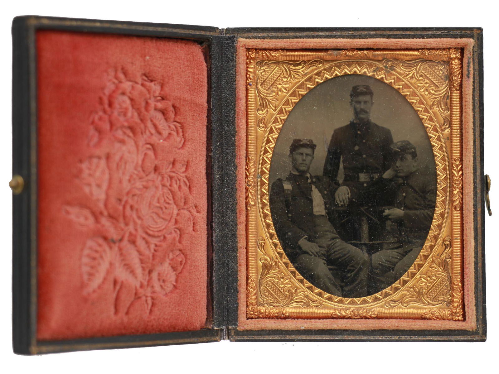 ANTIQUE AMERICAN TINTYPE OF CIVIL WAR SOLDIERS (1 of 5)