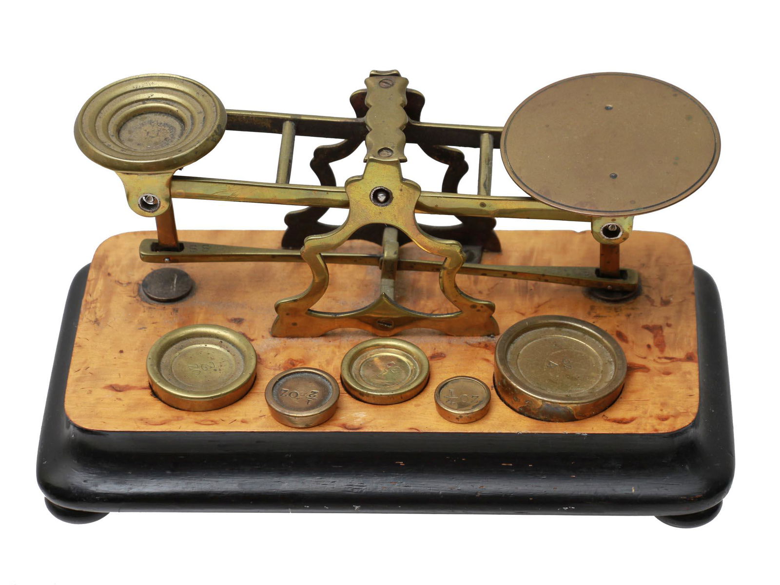 A VINTAGE ENGLISH POSTAL SCALE (1 of 9)