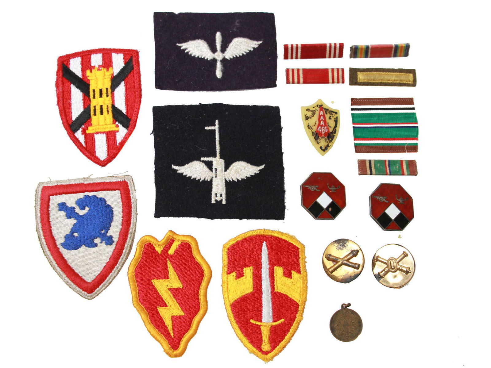 LOT OF EIGHTEEN VARIOUS MILITARY PATCHES RIBBONS (1 of 6)