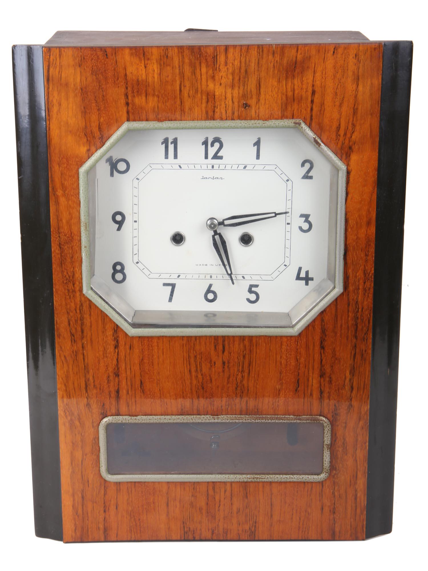 A VINTAGE USSR SOVIET JANTAR WALL PENDULUM CLOCK (1 of 6)