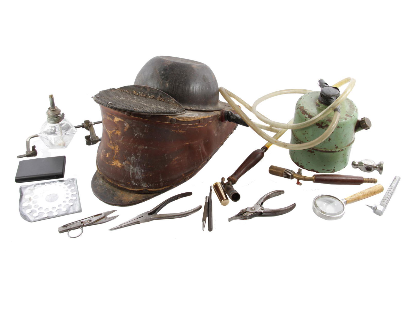 AN ANTIQUE RUSSIAN GASOLINE SOLDERING MACHINE (1 of 4)