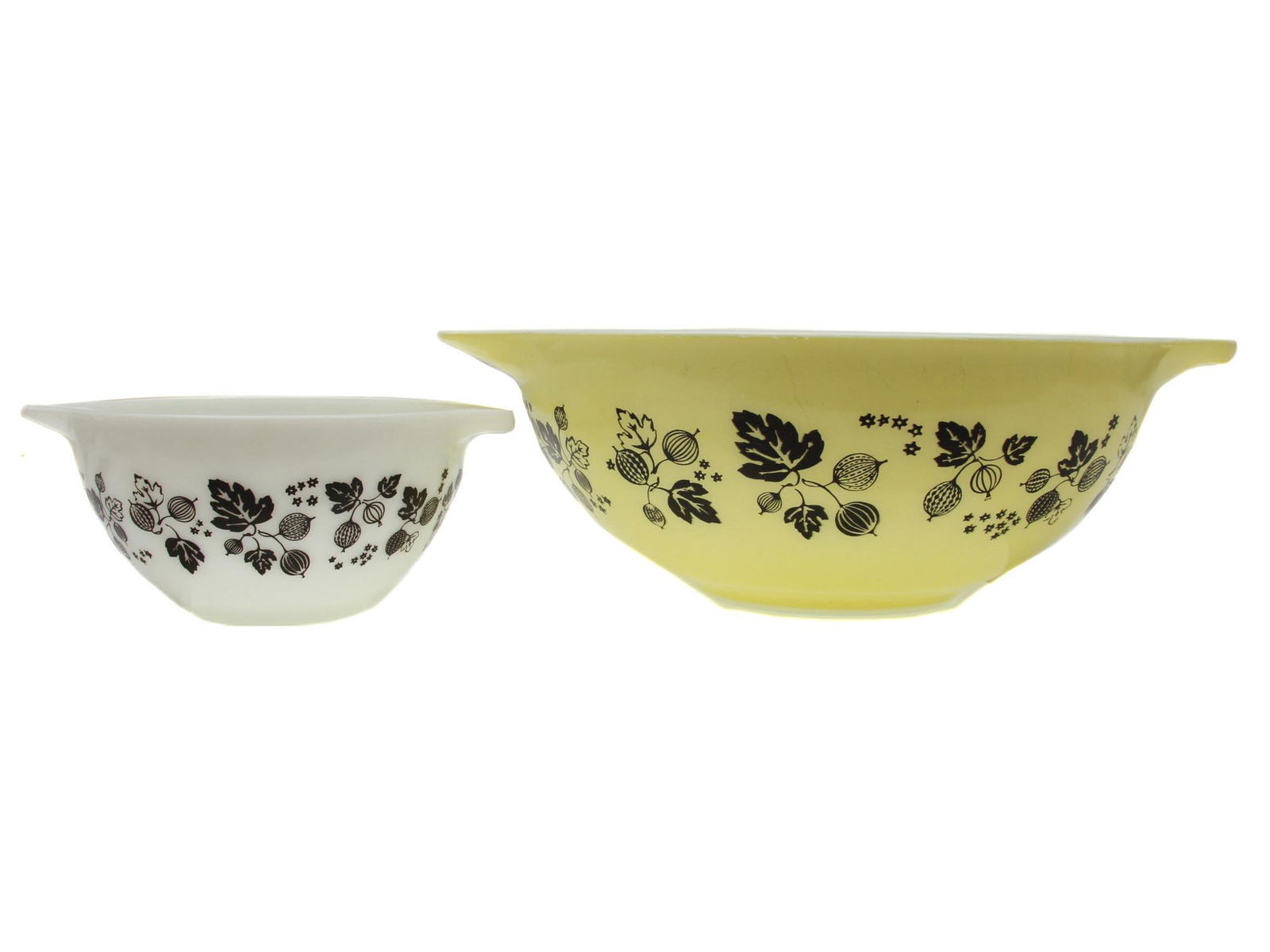 A SET OF TWO VINTAGE GOOOSEBERRY PYREX BOWLS (1 of 7)