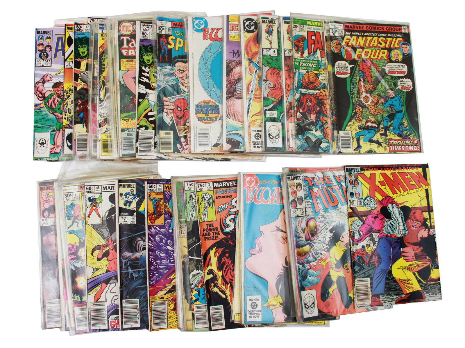 A LOT OF 60 COLLECTIBLE MARVEL AND OTHER COMIC BOOKS (1 of 3)