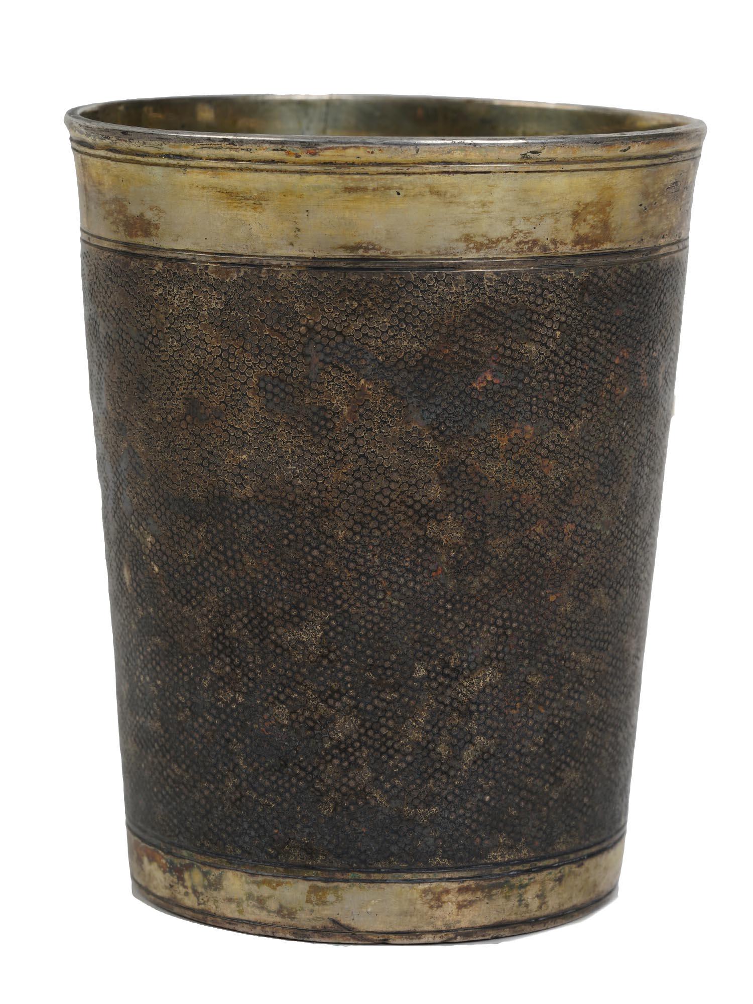 AN ANTIQUE SILVER COIN BEAKER EARLY HALLMARKED (1 of 4)