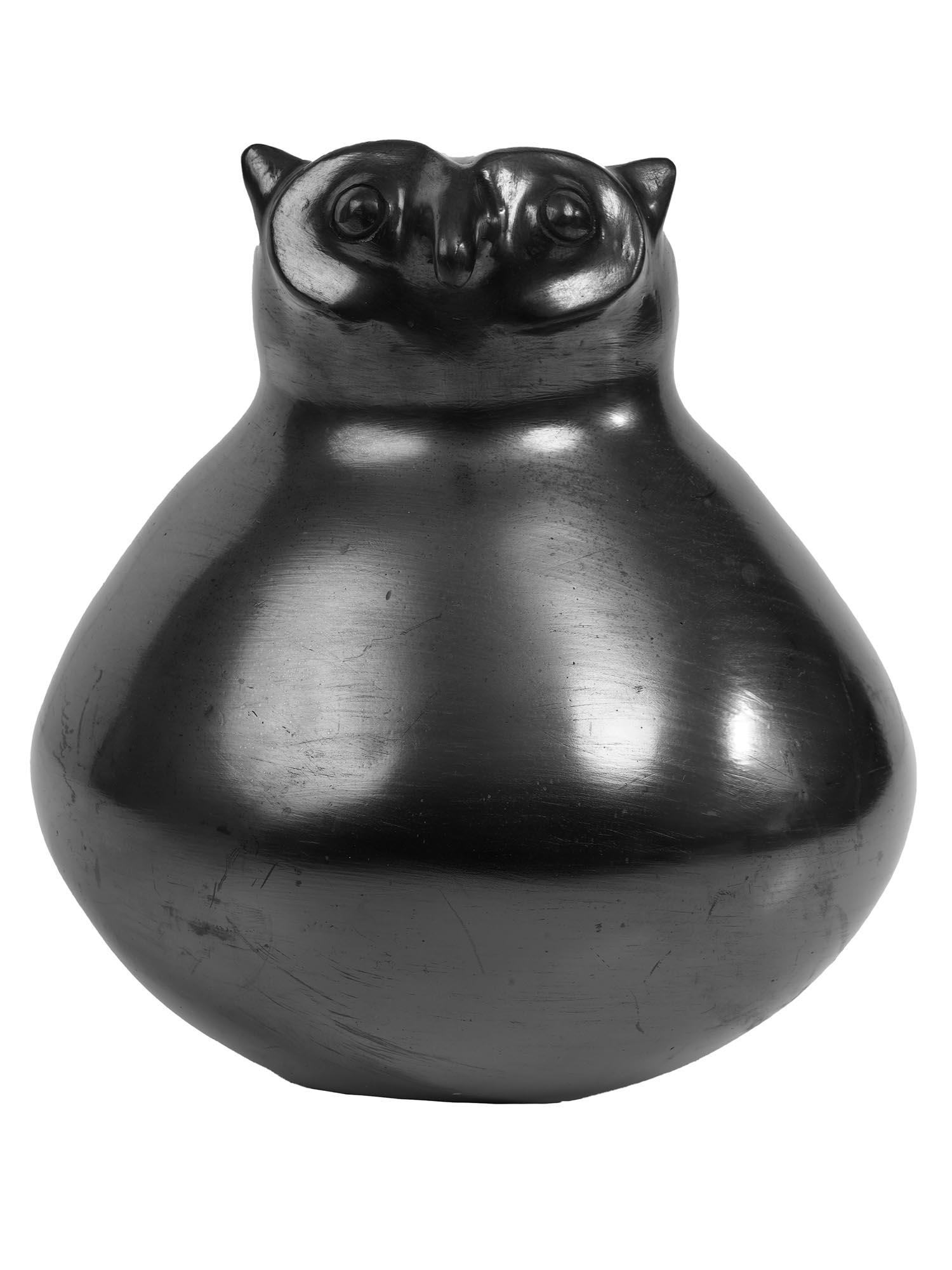 A VINTAGE MATA ORTIZ OWL POT SIGNED BY QUEZADA (1 of 6)