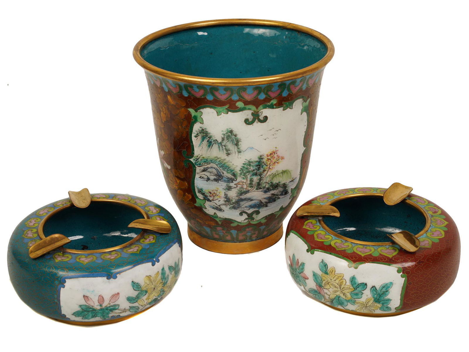 TWO VINTAGE CHINESE CLOISONNE ASHTRAYS AND A VASE (1 of 4)