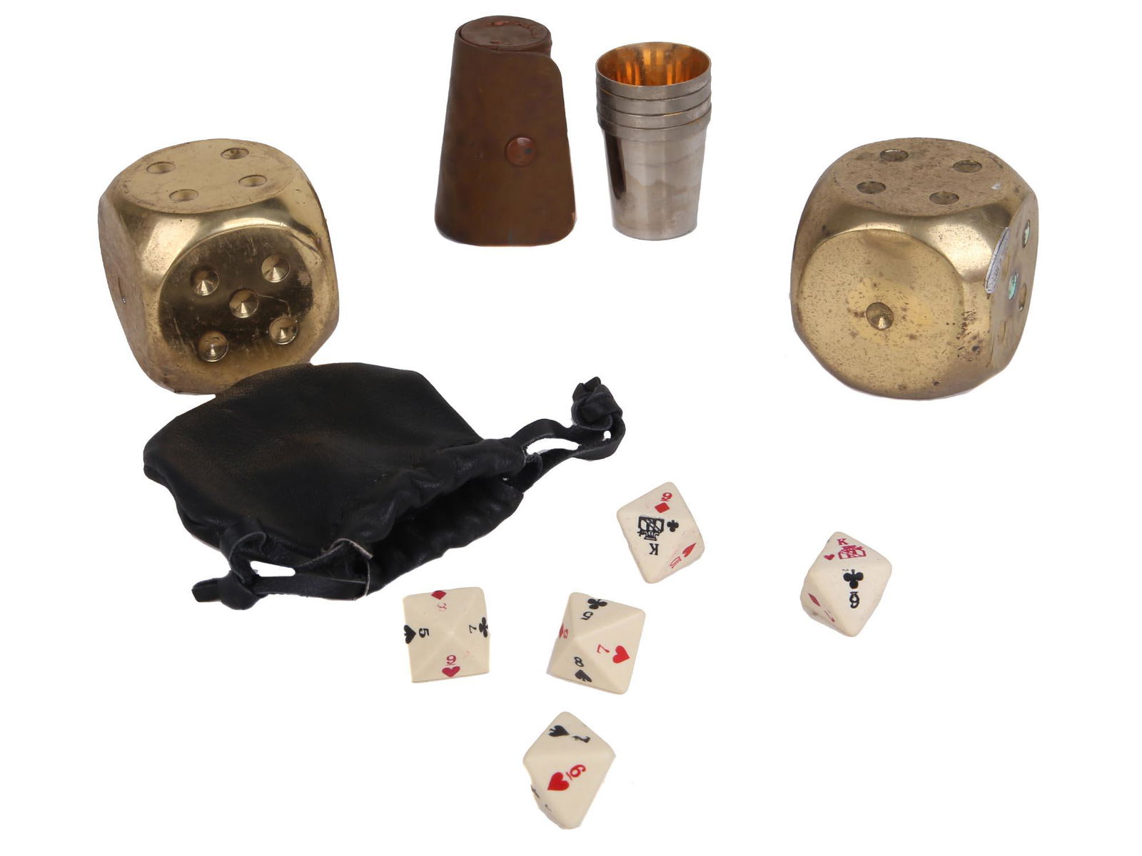 VINTAGE POKER DICES, SHOOT METAL GLASSES ON CASE (1 of 5)