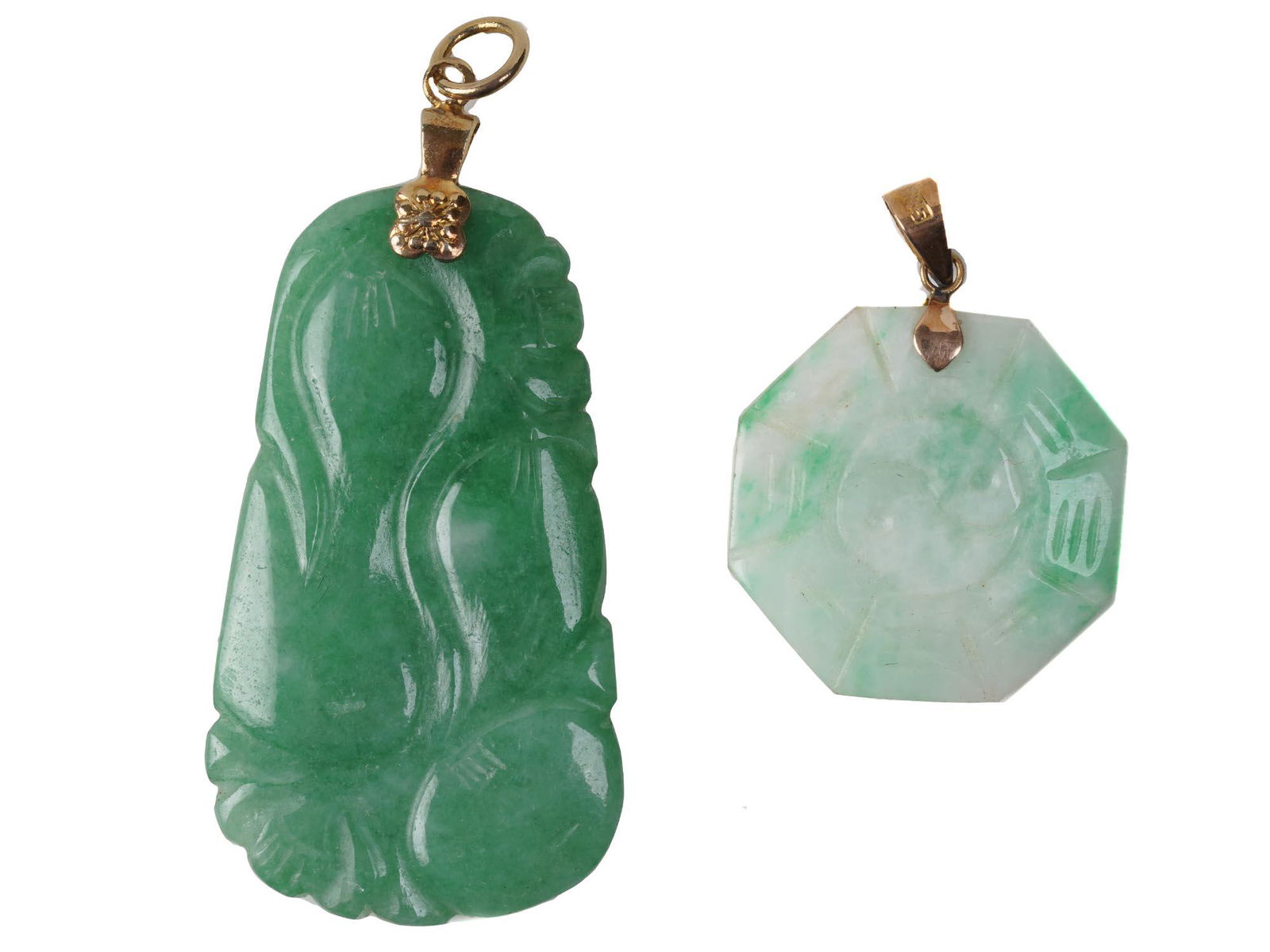 VINTAGE CHINESE CARVED JADE AND GOLD PENDANTS (1 of 5)