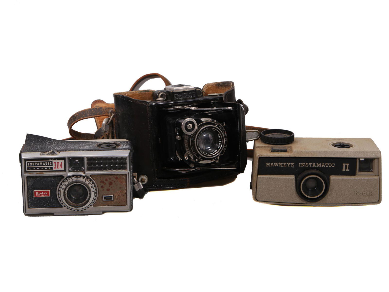 A VINTAGE ZEISS IKON AND TWO INSTAMATIC CAMERAS (1 of 7)