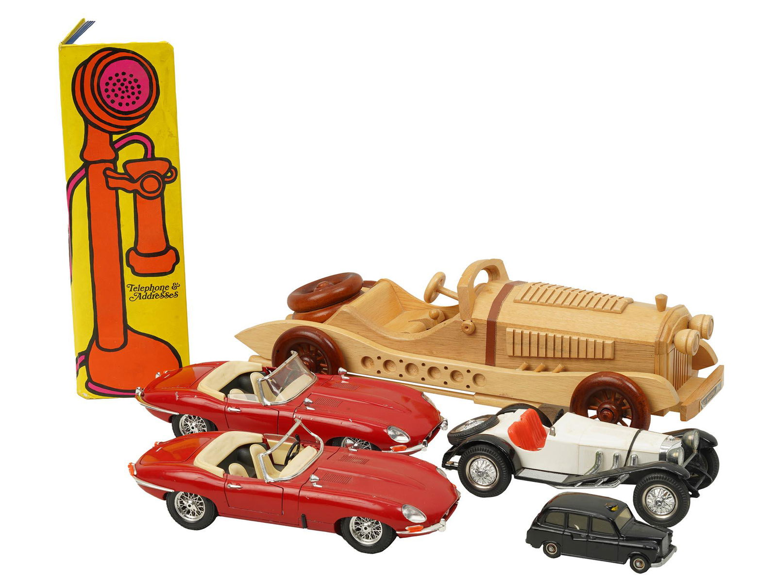 A LOT OF FIVE VINTAGE WOOD & METAL CAR MODELS (1 of 7)