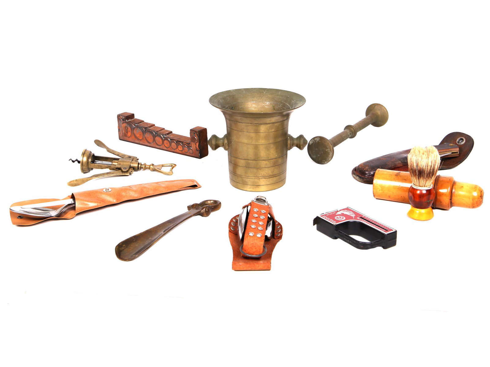 A LOT OF VARIOUS VINTAGE MALE RELATED ITEMS (1 of 7)