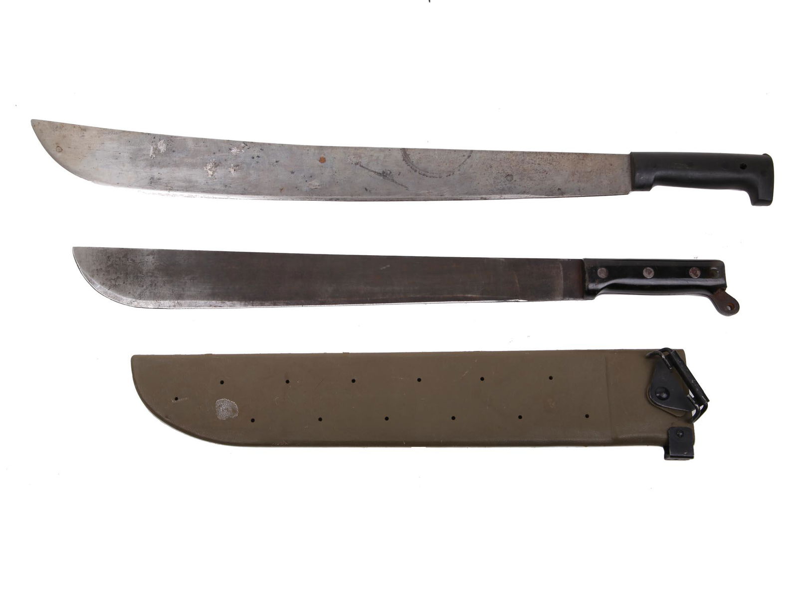 LOT OF TWO VINTAGE MACHETES & SHARPENING HOLSTER (1 of 12)