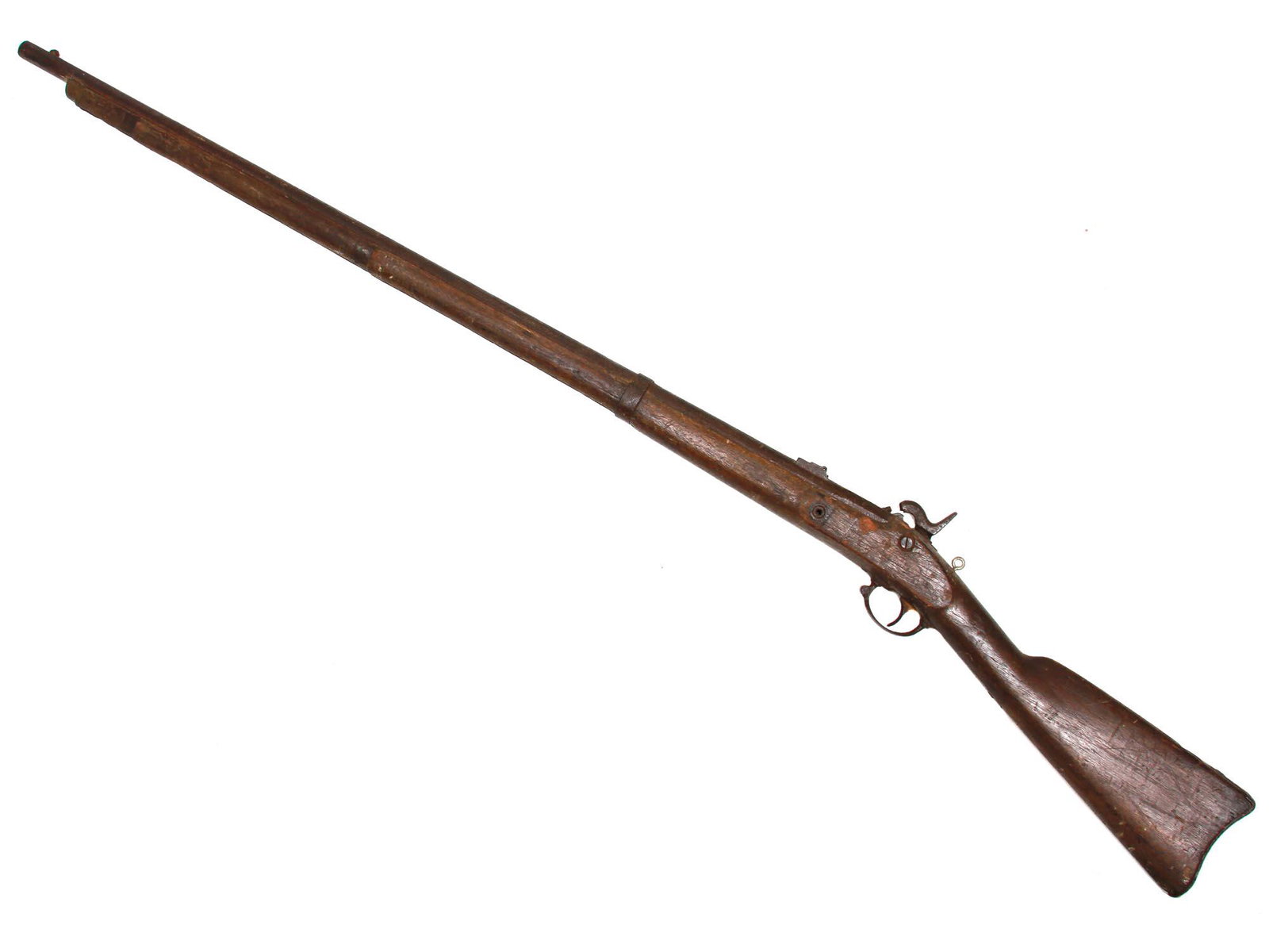 AN ANTIQUE FLINTLOCK RIFLE, 19TH CEN.: The original soldier's gun in collectible condition. Steel, wood, brass, forging, stamping. Steel barrel, round. Possibly French, circa 1840. Dimensions: L: 56 in.
