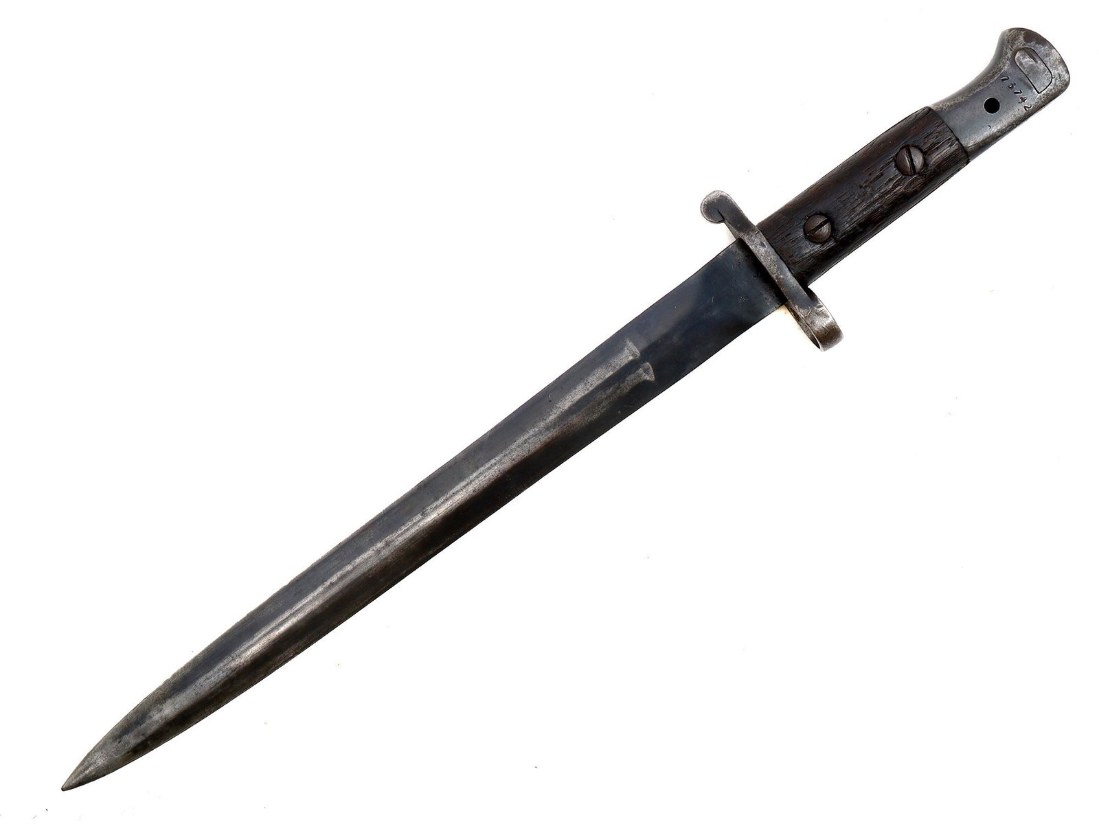 AN ENGLISH M1903 BAYONET DAGGER FOR SMLE RIFLE: Knife bayonet for use with the .303 caliber Short, Magazine, Lee-Enfield No. I Mk. III (SMLE) rifle. This rifle was the British mainstay during World War I. Stamped 73742 on the pommel and crowned 190