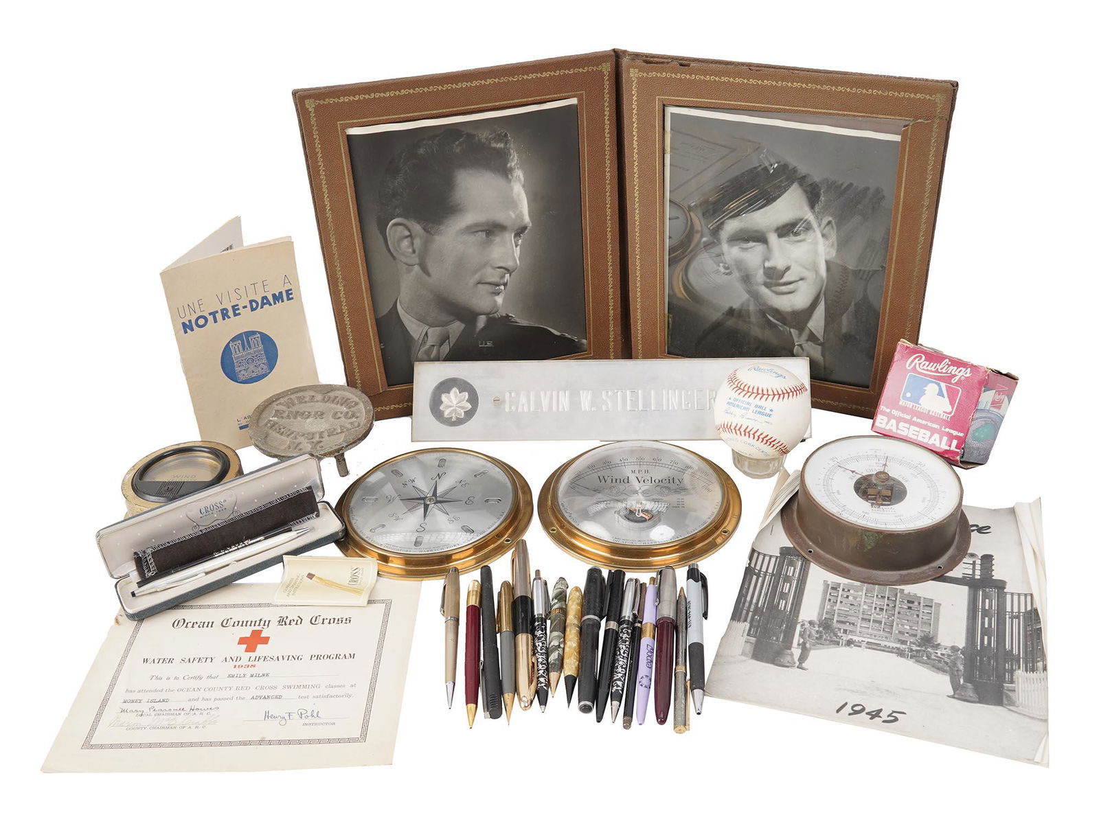 COLLECTION OF DECOR AND ACCESSORIES FROM FAMILY (1 of 6)