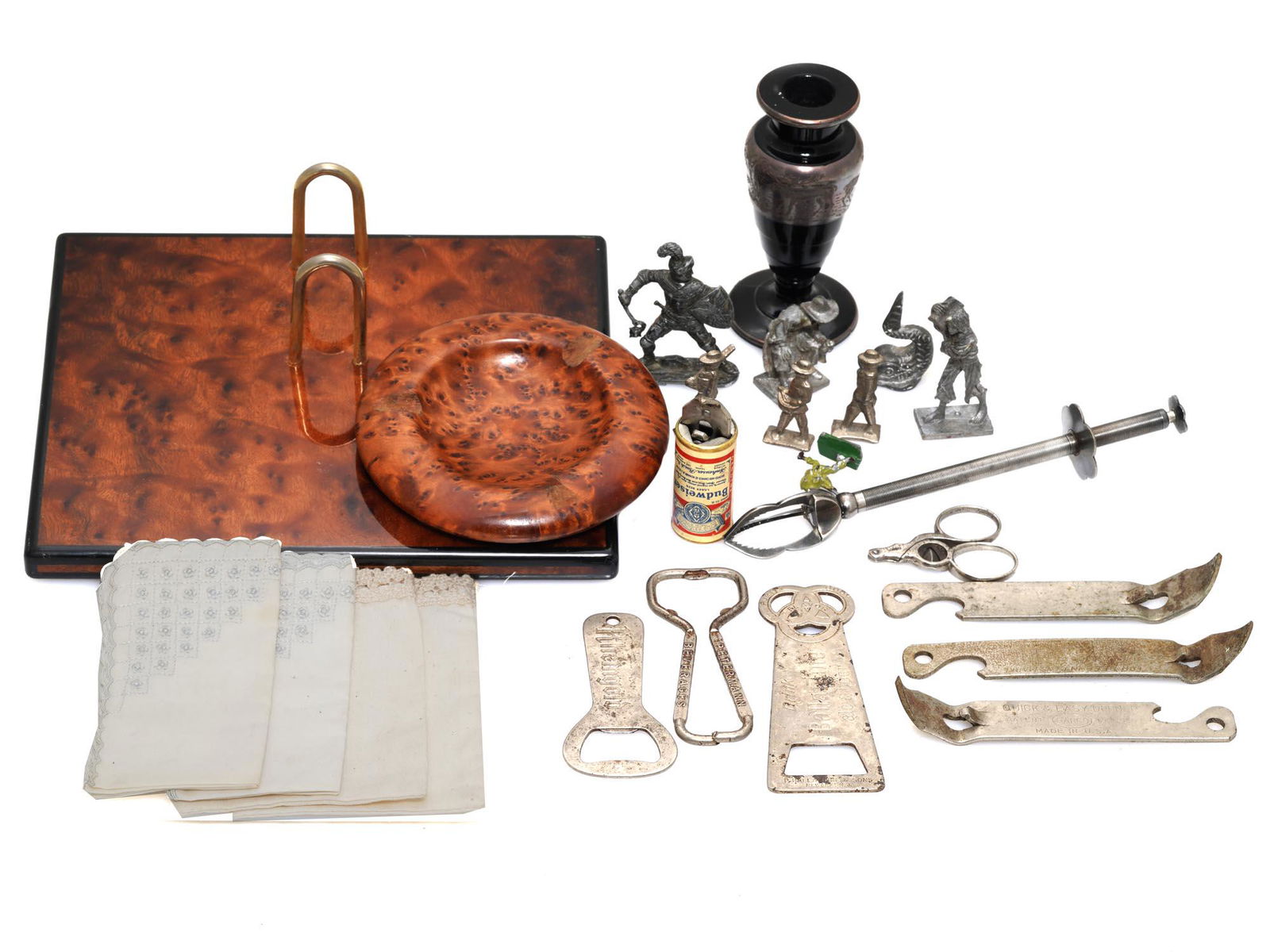 LOT OF VINTAGE MENS ITEMS METAL SOLDIER FIGURINES (1 of 10)