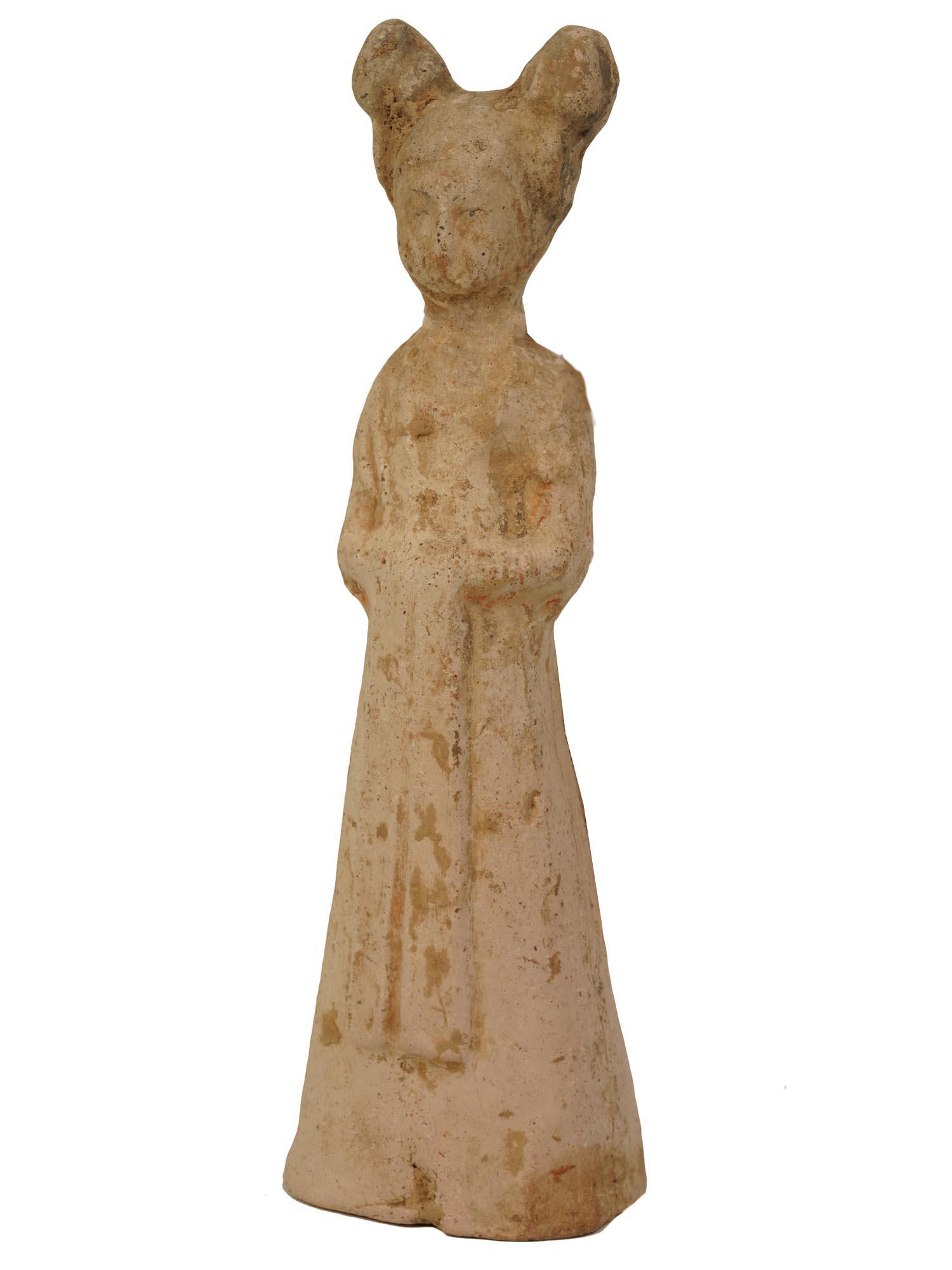 ANTIQUE CHINESE HAN DYNASTY TERRACOTTA FIGURINE (1 of 9)