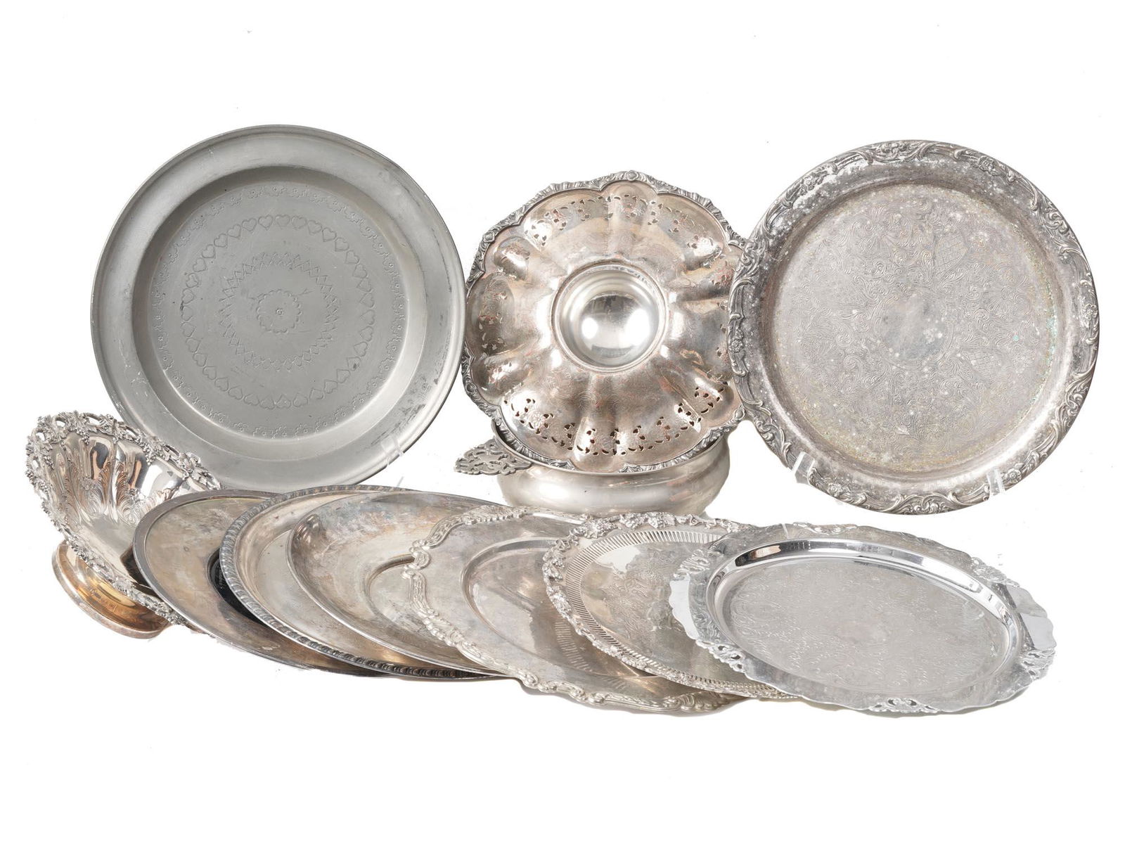 AN ANTIQUE ENGLISH SILVERPLATE SERVEWARE TRAYS (1 of 12)