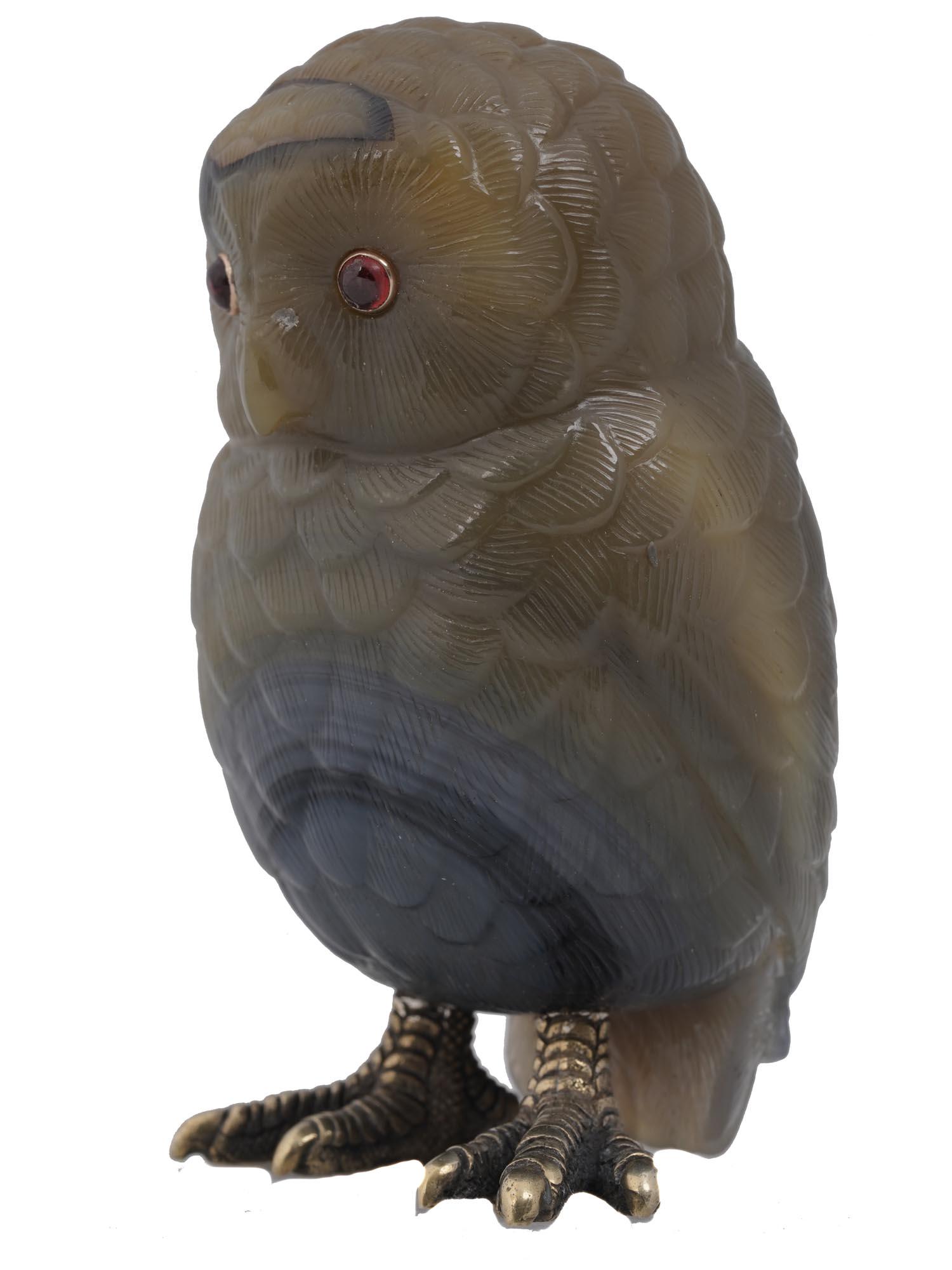 RUSSIAN CARVED AGATE GEMSTONE FIGURE OF AN OWL (1 of 6)