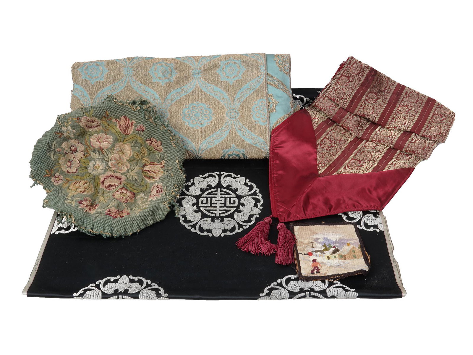 LOT OF VINTAGE CHINESE AND EUROPEAN FABRICS (1 of 6)