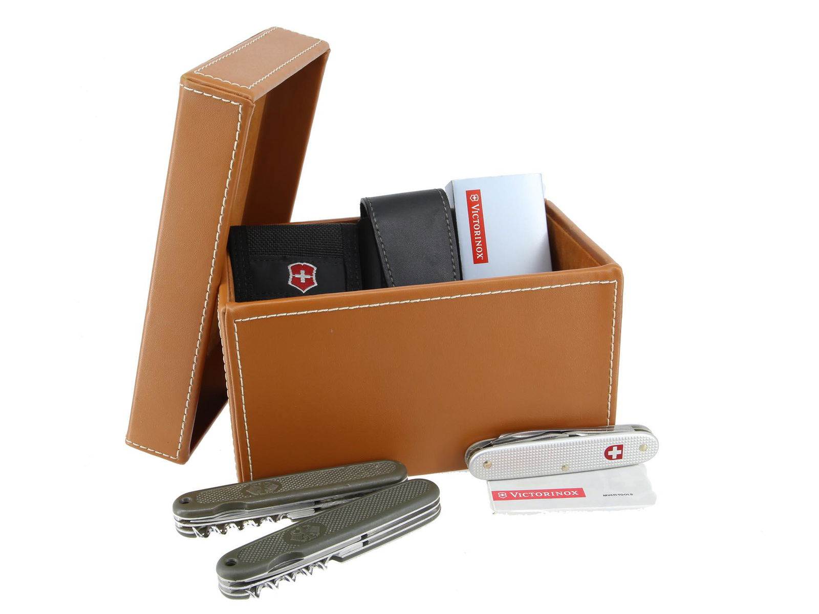 3 SWISS ARMY POCKET KNIVES, VICTORINOX, ROSTFREI (1 of 9)