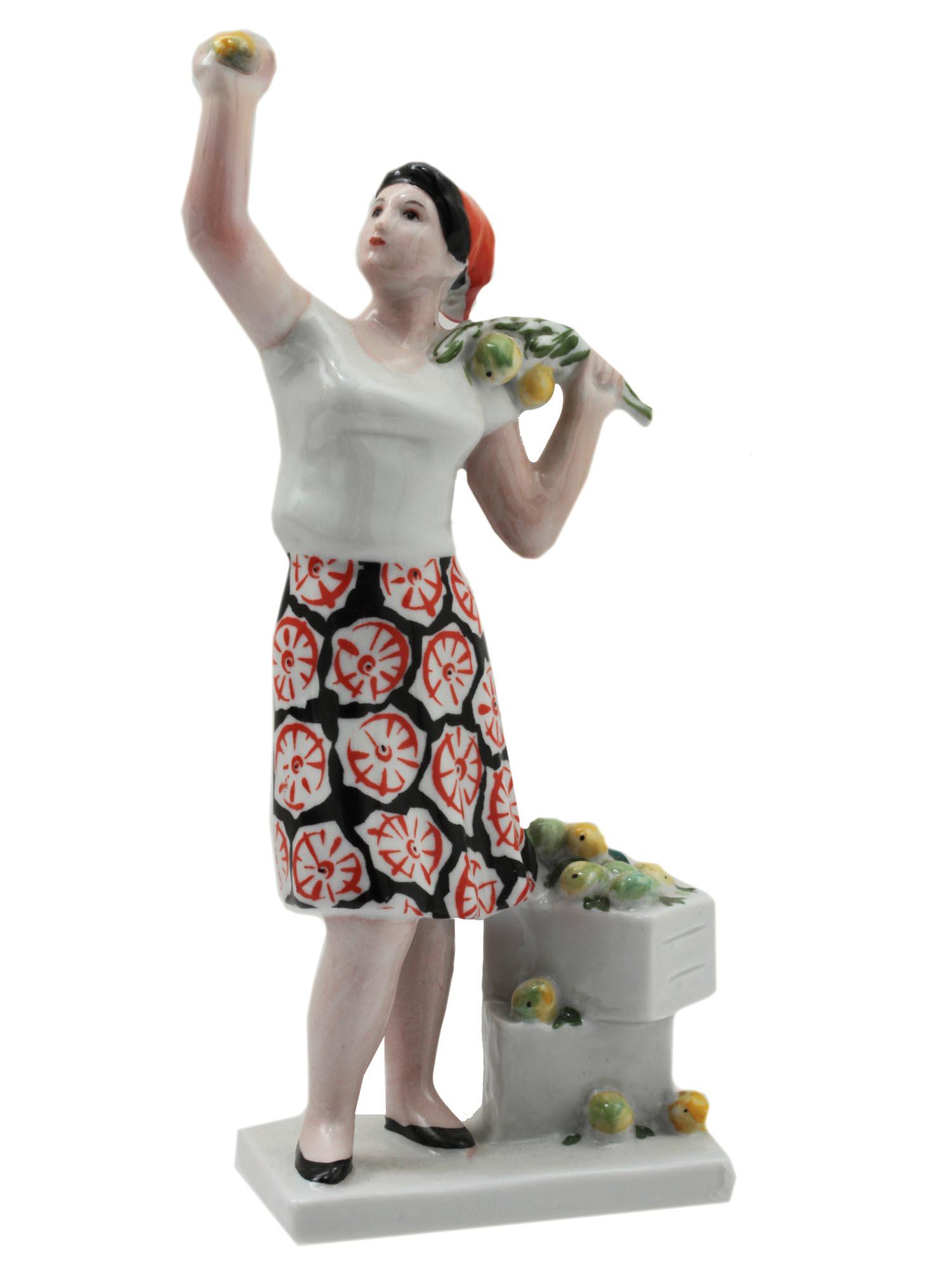 AN ANTIQUE RUSSIAN SOVIET LFZ PORCELAIN FIGURINE (1 of 4)