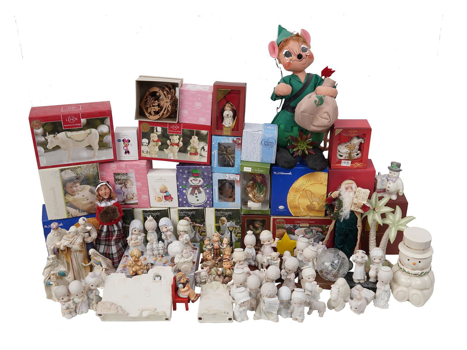 LARGE COLLECTION PORCELAIN FIGURINES HOLIDAY GIFT (1 of 8)