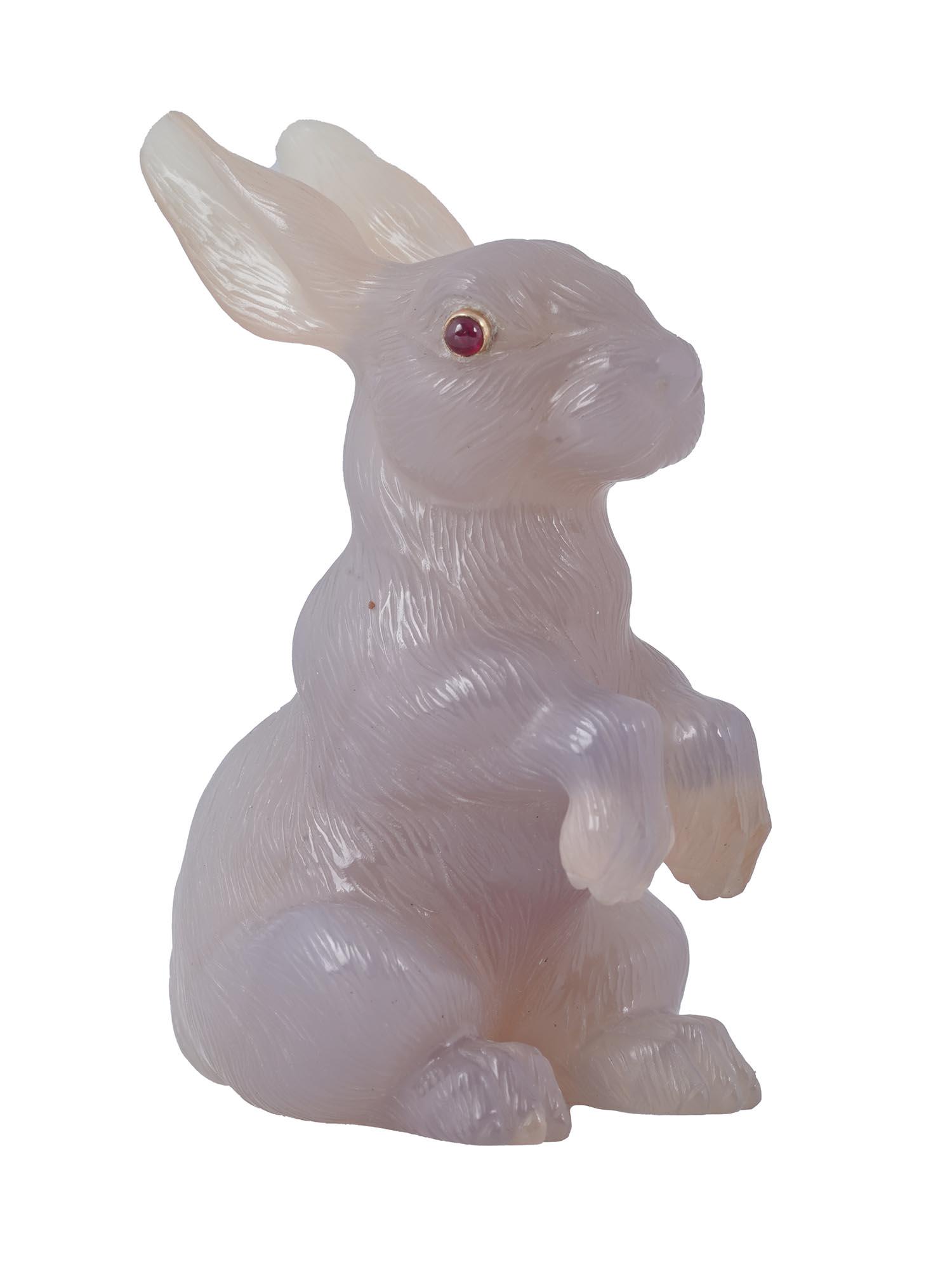 RUSSIAN CARVED AGATE CHALCEDONY RABBIT RUBY EYES (1 of 5)