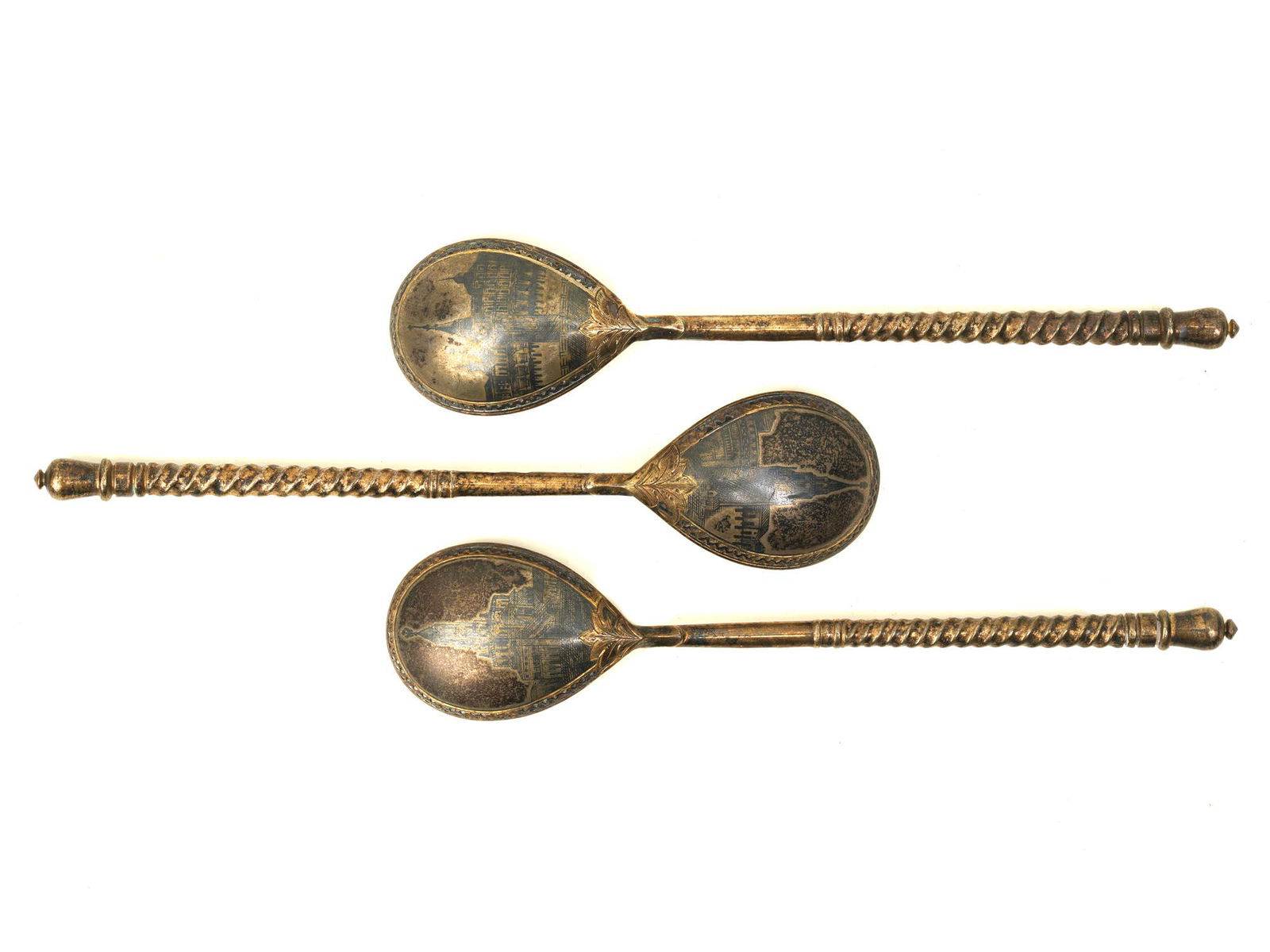 A SET OF RUSSIAN ENAMEL NIELLO SILVER SPOONS (1 of 5)