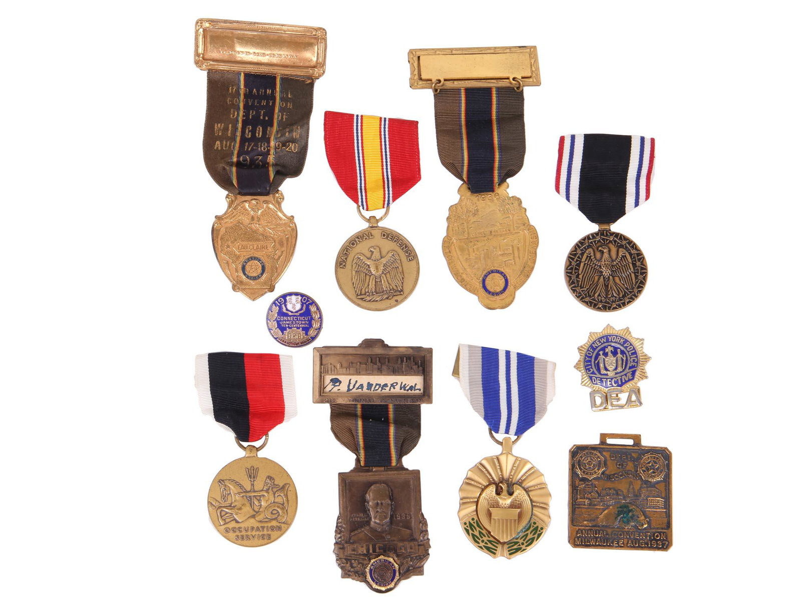 ANTIQUE AMERICAN MILITARY AND CIVIL MEDALS: A big collection of antique US military and civil medals and badges from the estate of the Vanderwalker family, a total of ten items. All medals come with award ribbons. American Legion, Eau Claire. U