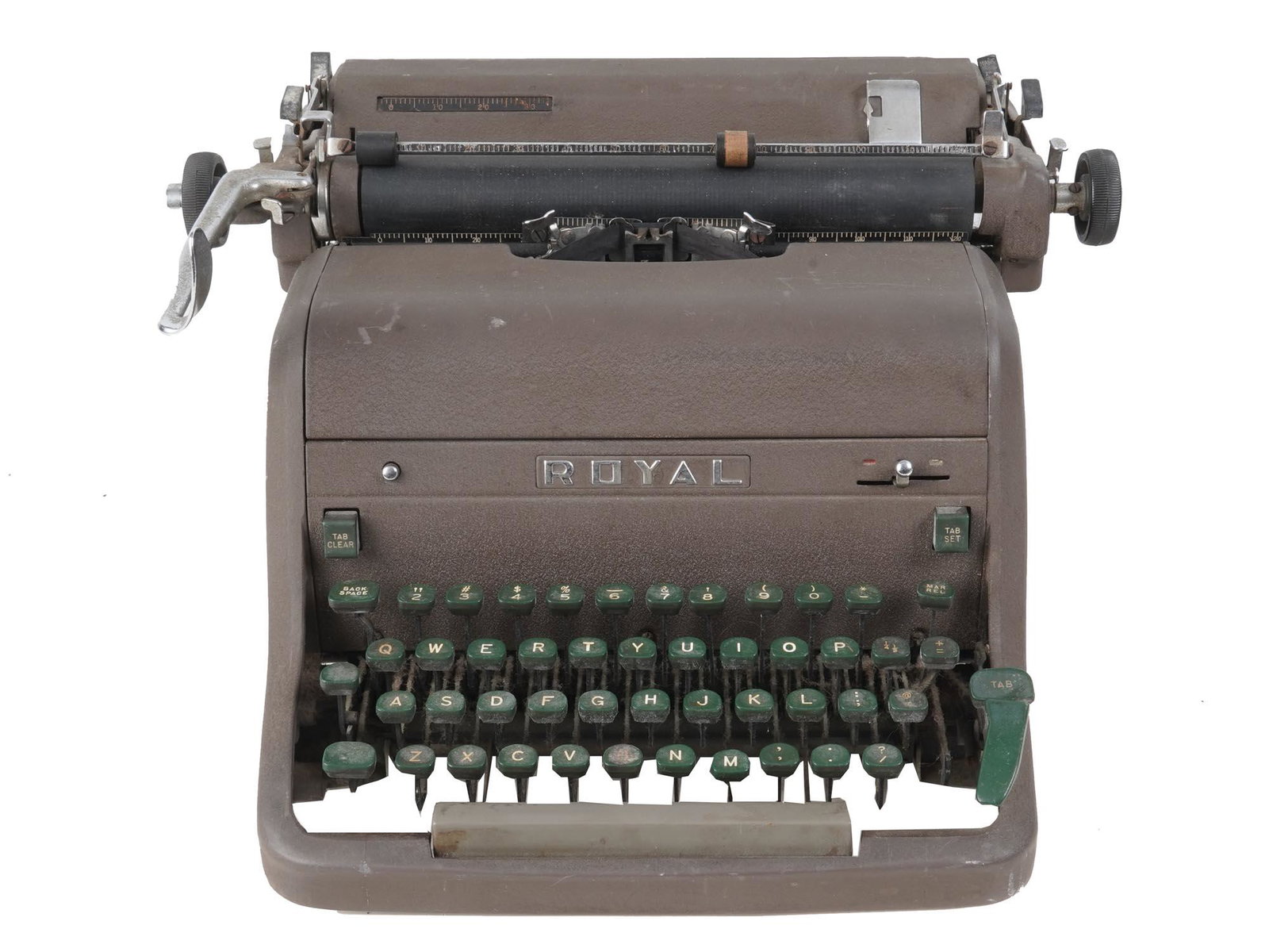 VINTAGE ROYAL QUIET DELUXE PORTABLE TYPE WRITER (1 of 7)
